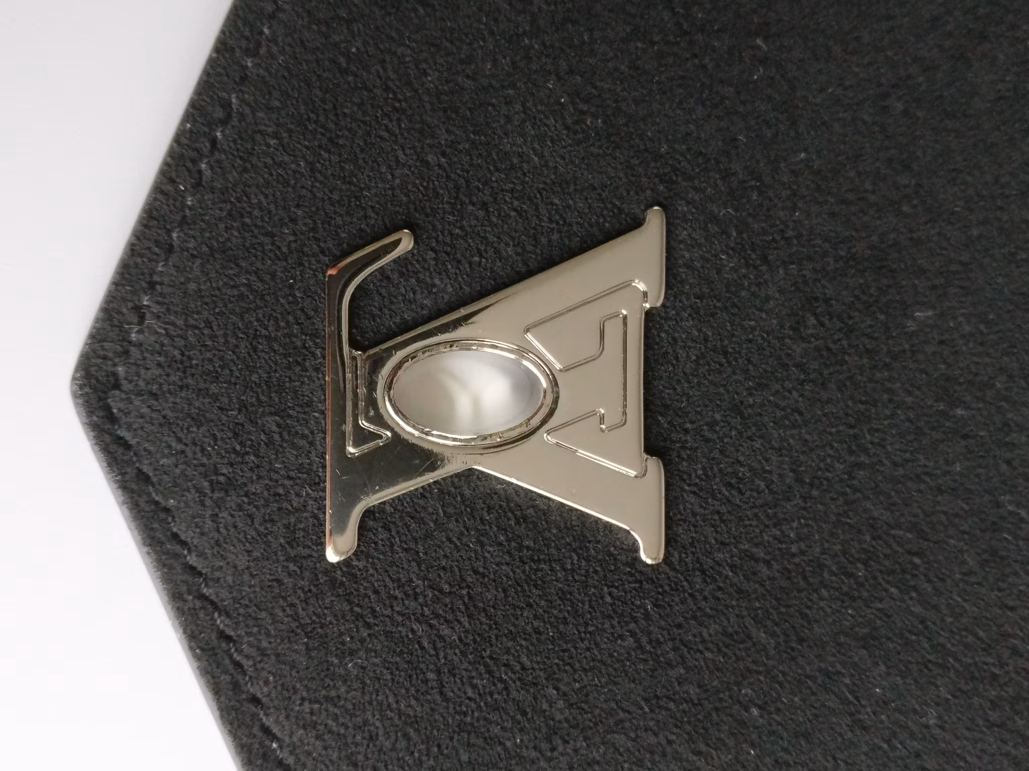 Louis Vuitton MyLockMe Pochette