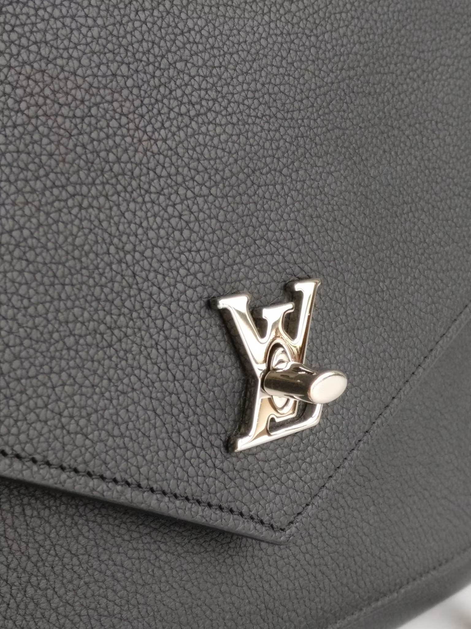 Louis Vuitton MyLockMe Pochette