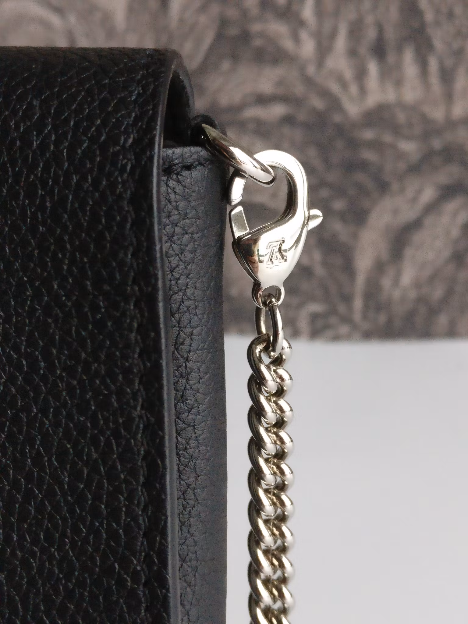Louis Vuitton MyLockMe Pochette