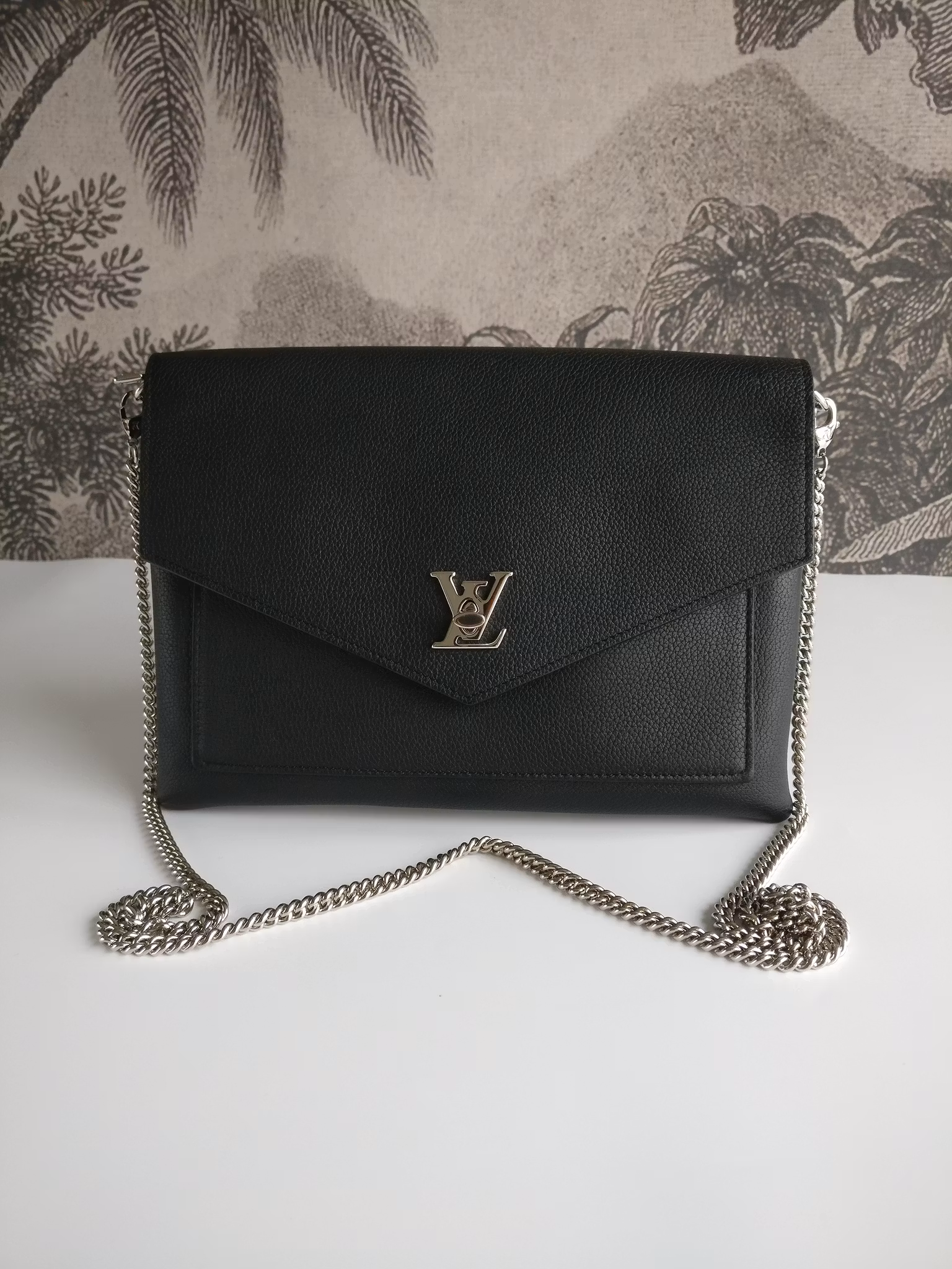 Louis Vuitton MyLockMe Pochette