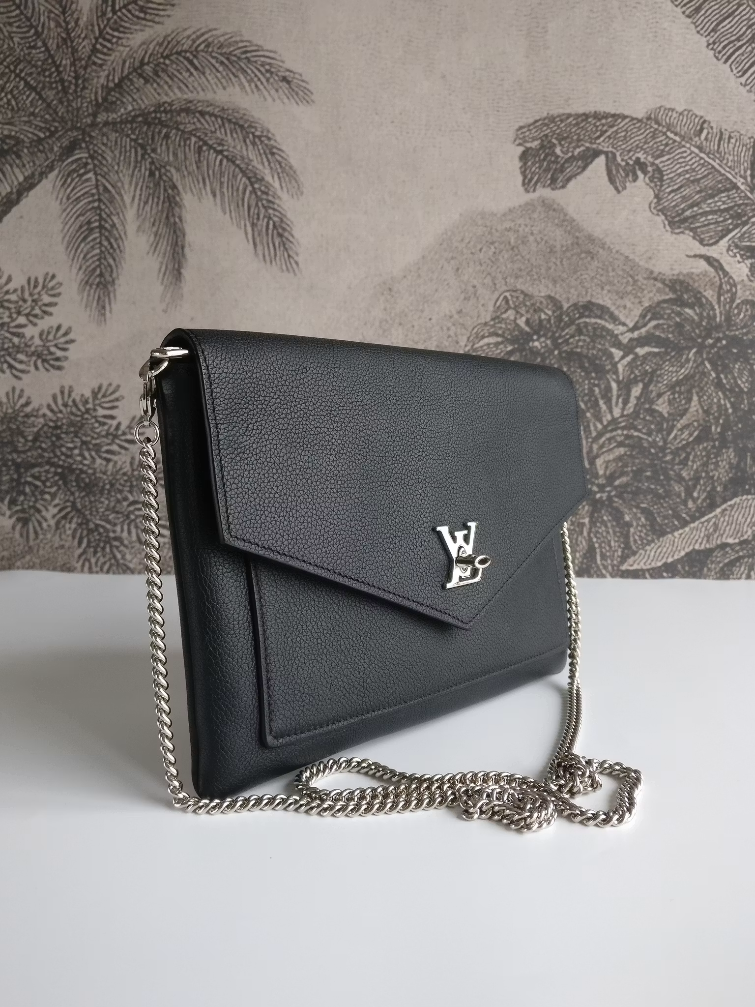 Louis Vuitton MyLockMe Pochette