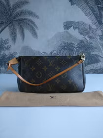 Louis Vuitton Pochette Accessoires