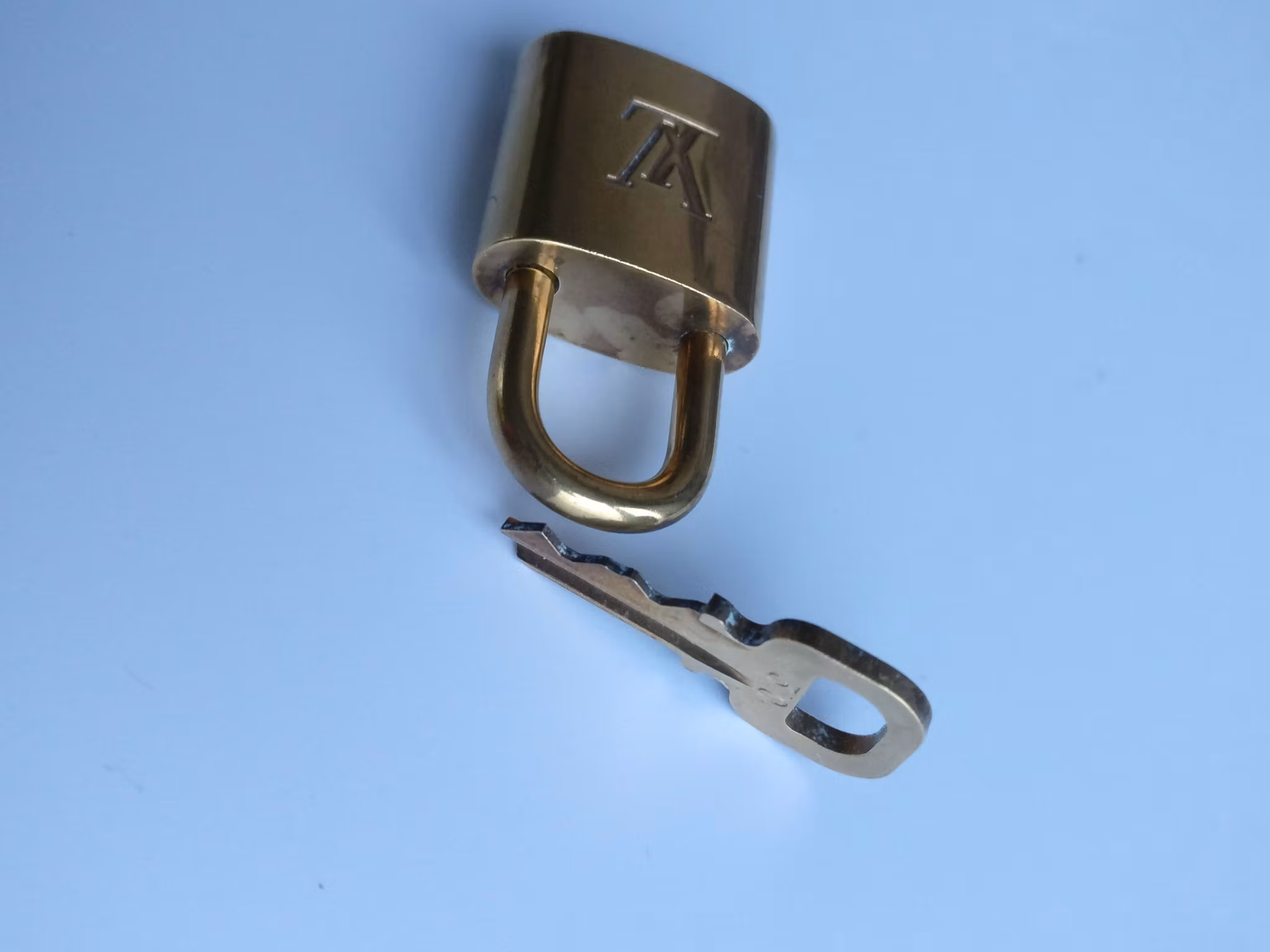 Louis Vuitton padlock & key 310