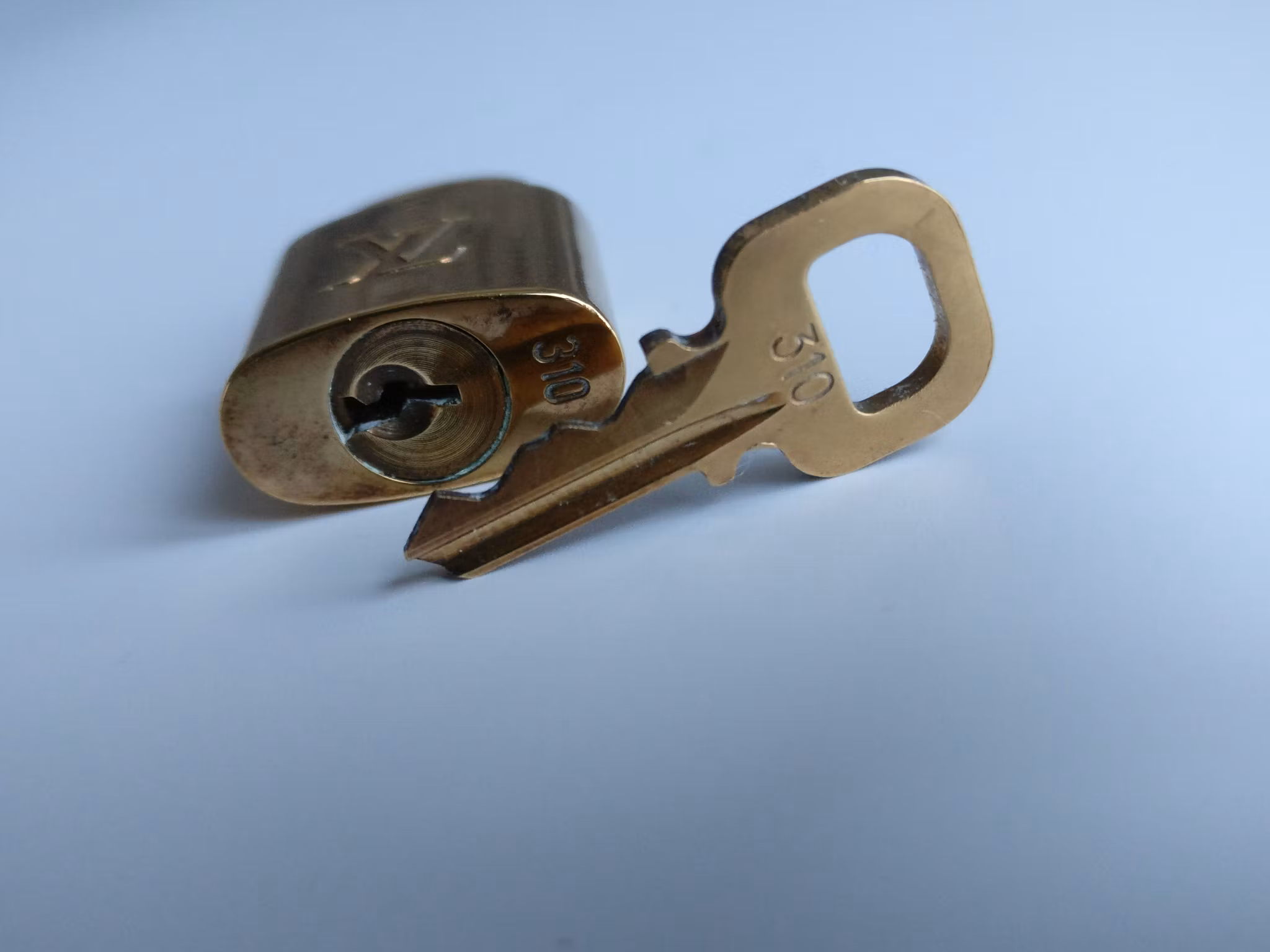 Louis Vuitton padlock & key 310