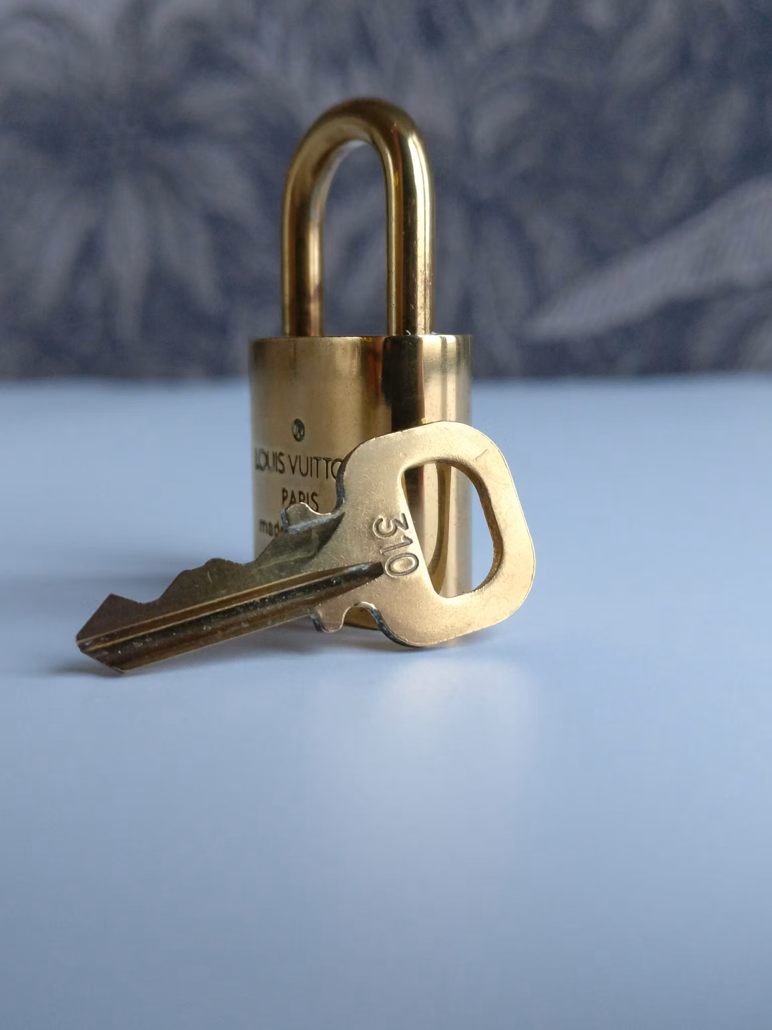 Louis Vuitton padlock & key 310