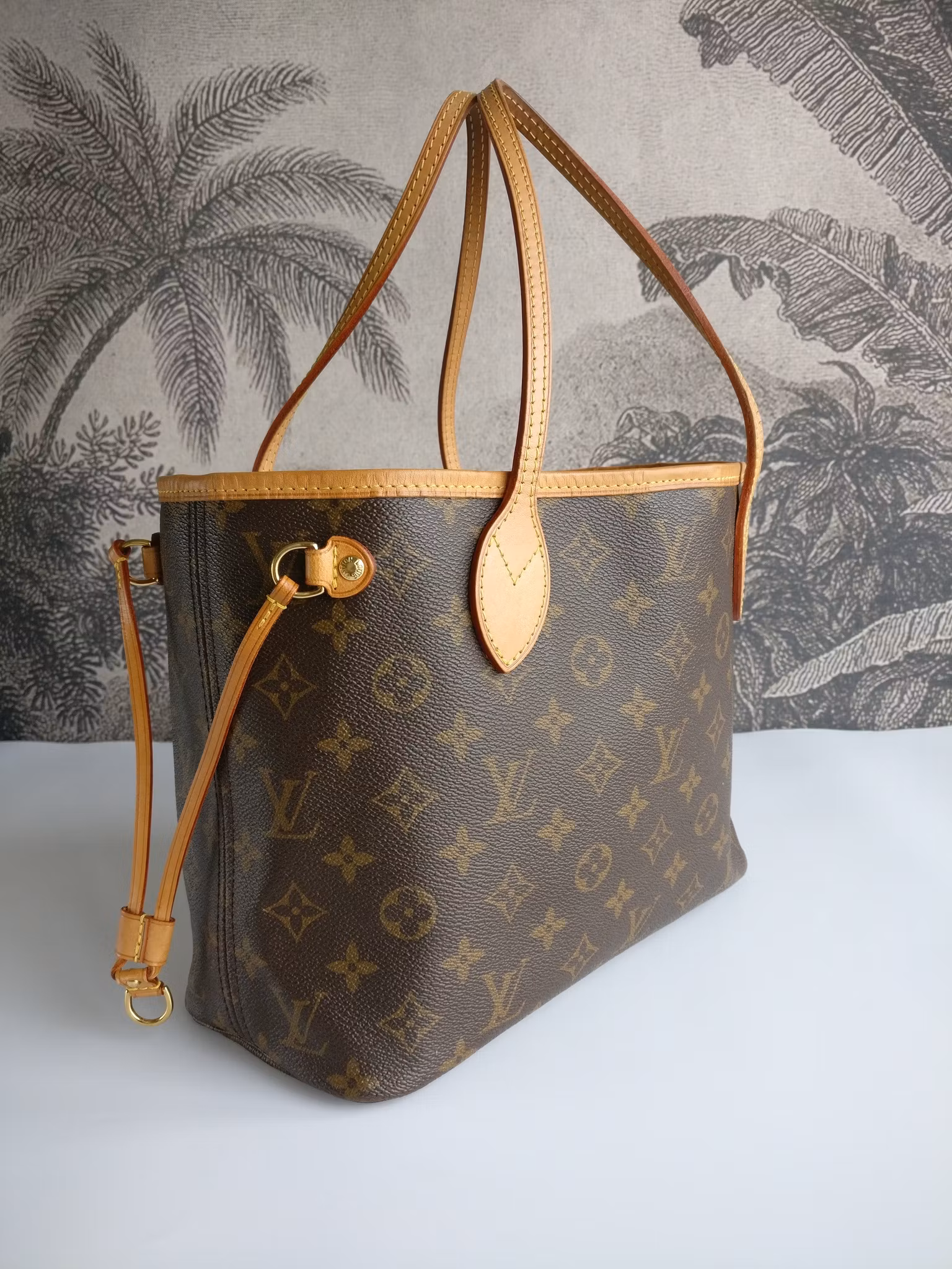 Louis Vuitton Neverfull PM