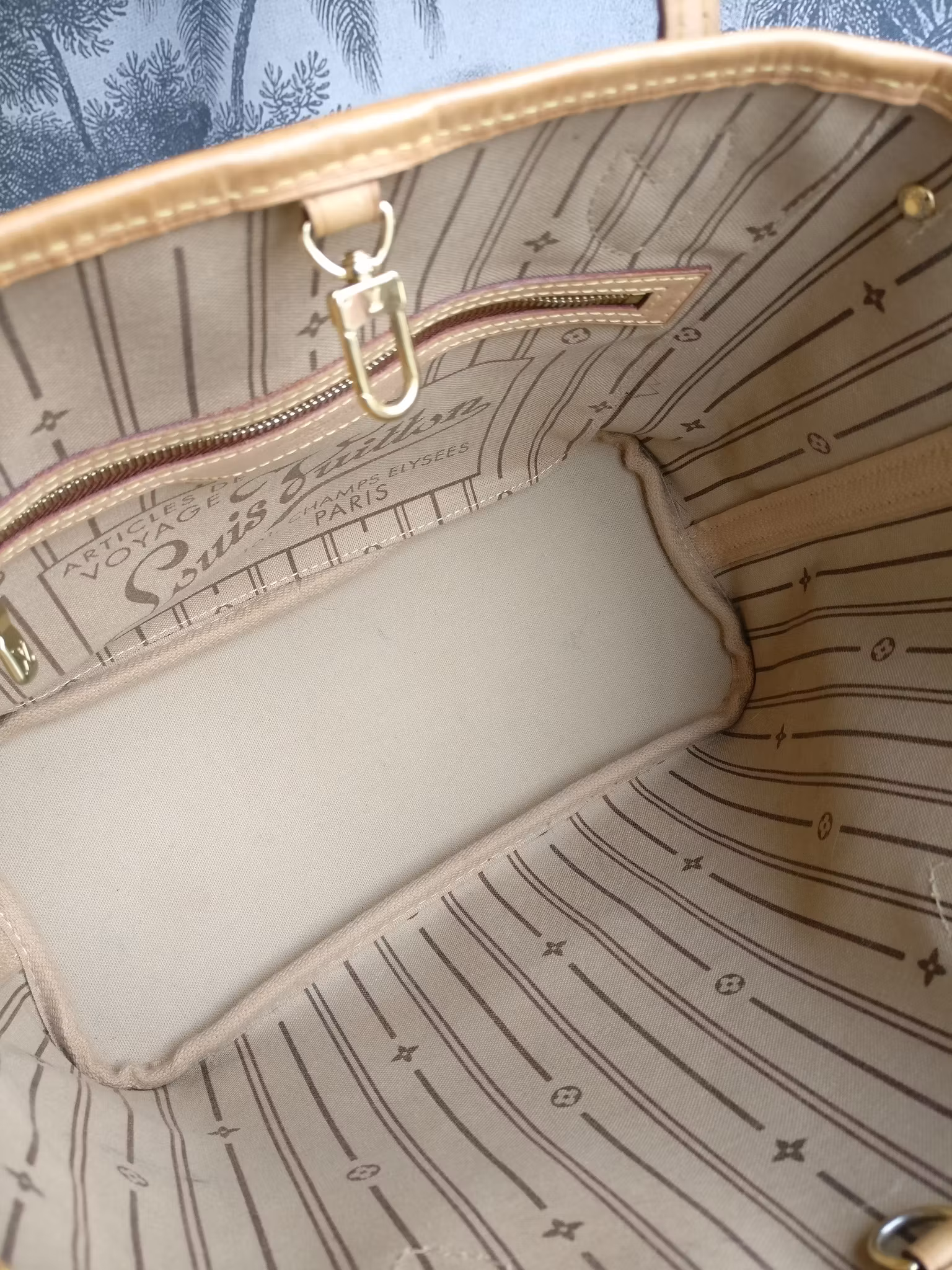 Louis Vuitton Neverfull PM