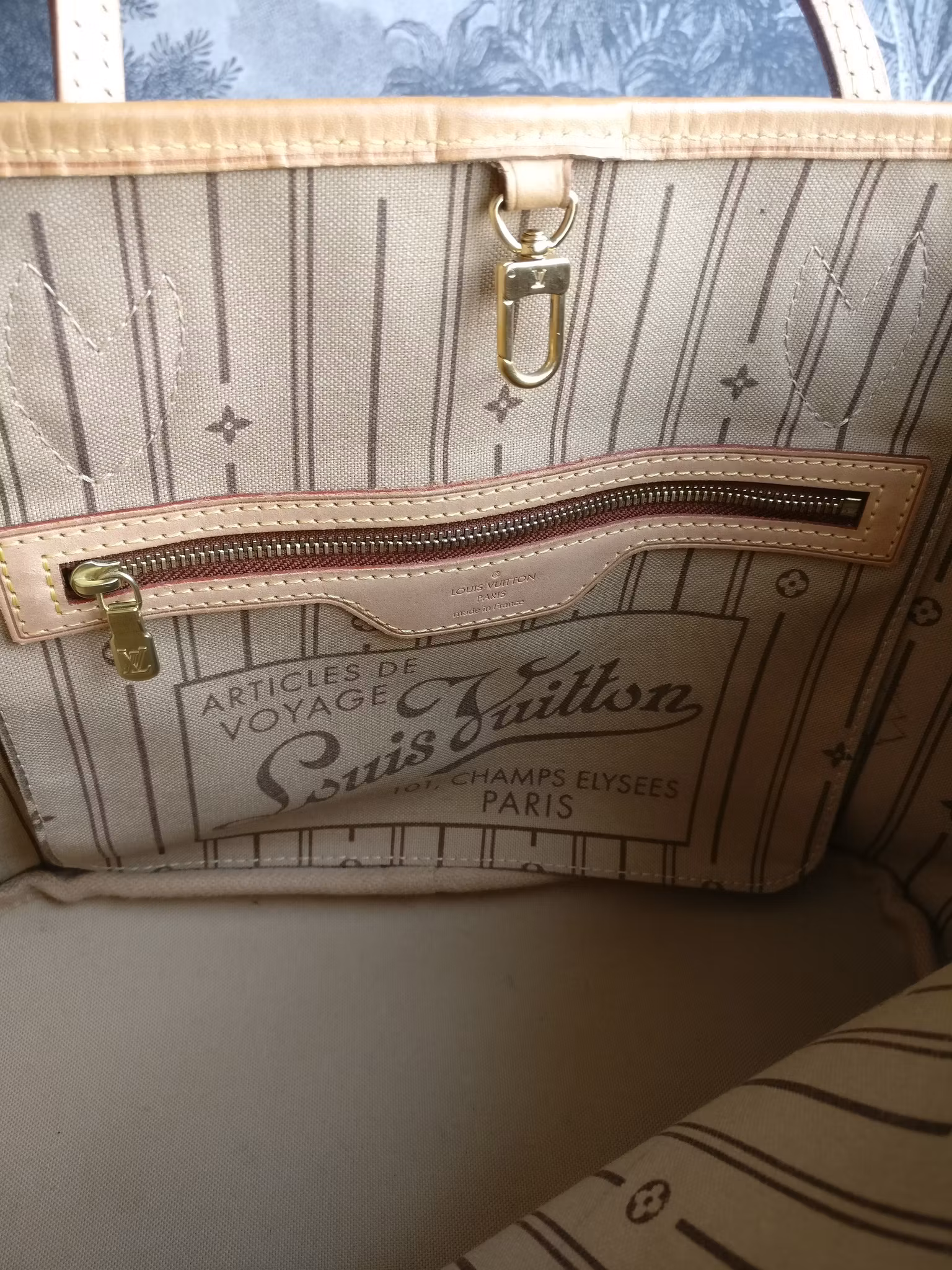Louis Vuitton Neverfull PM