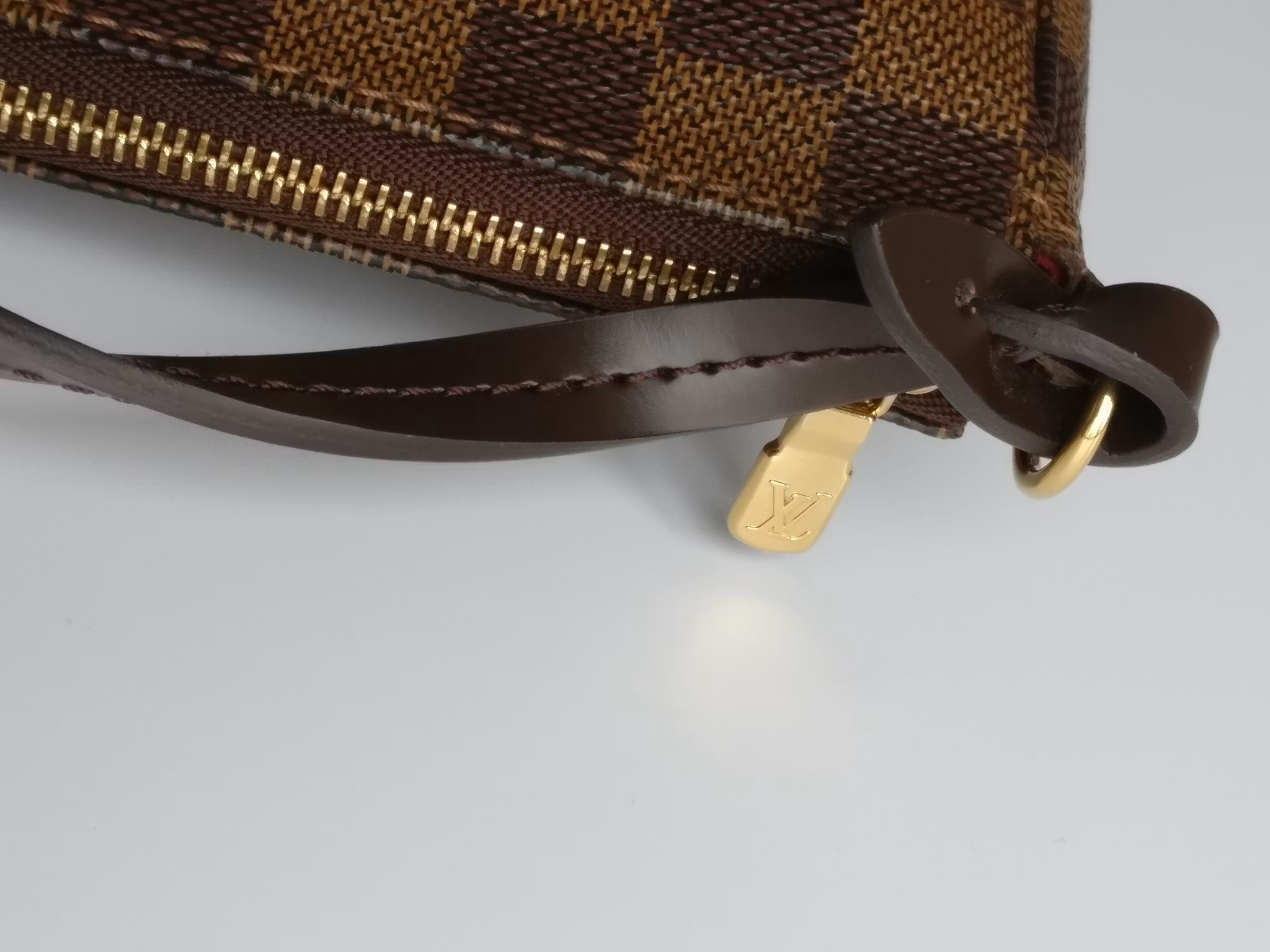 Louis Vuitton Pochette Accessoires damier ebene