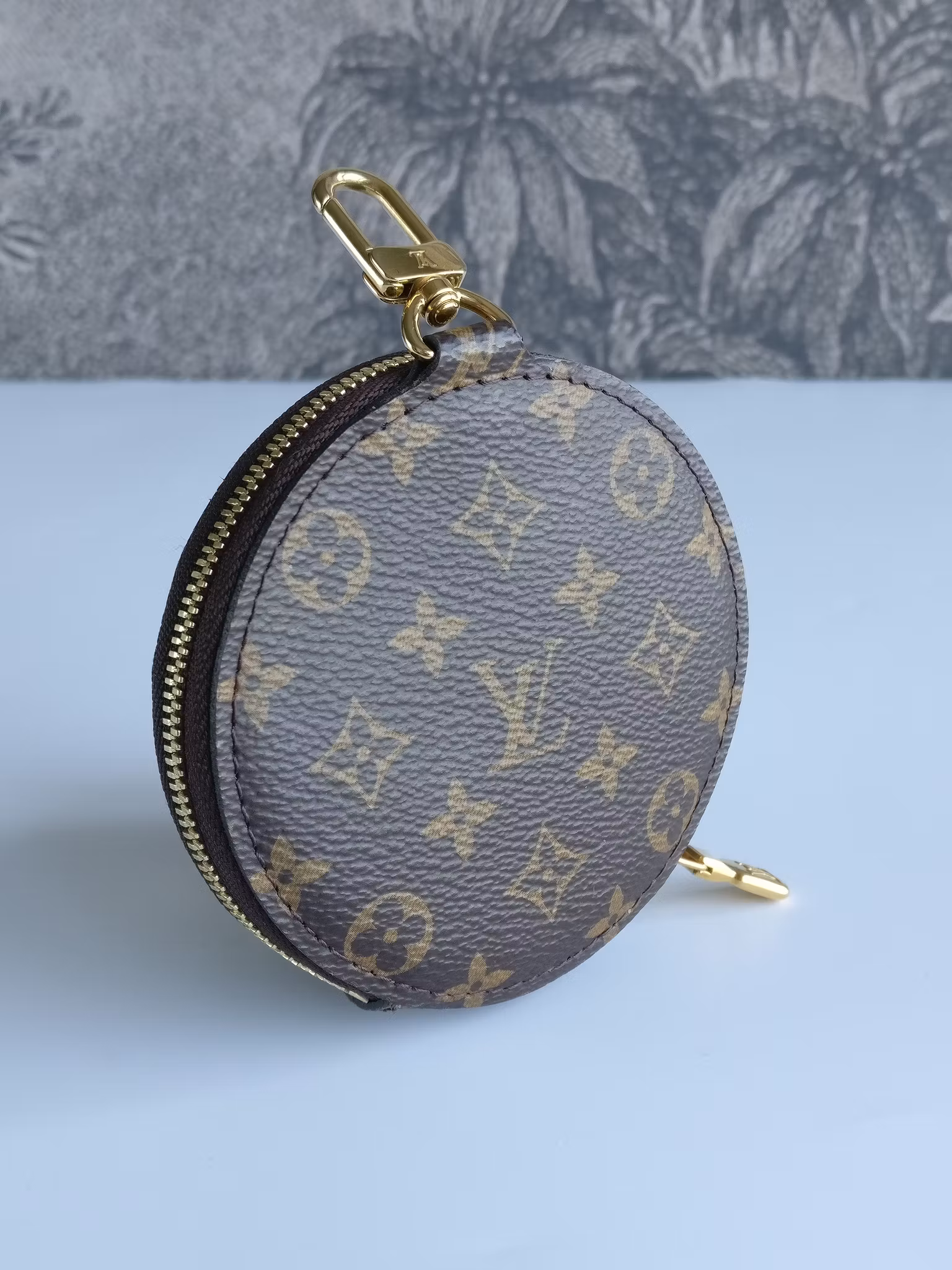 Louis Vuitton Multi Pochette round coin purse
