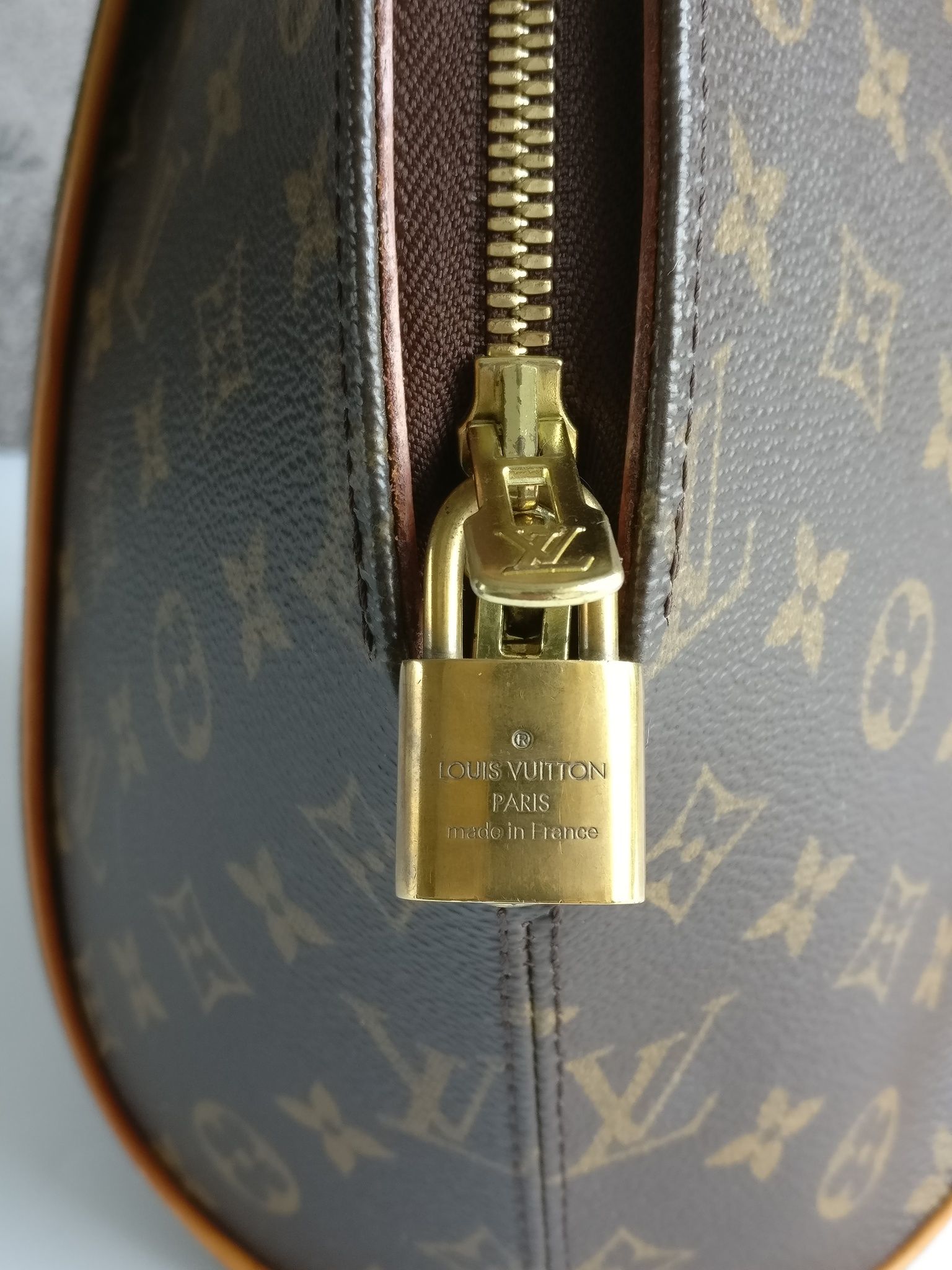 Louis Vuitton Ellipse MM