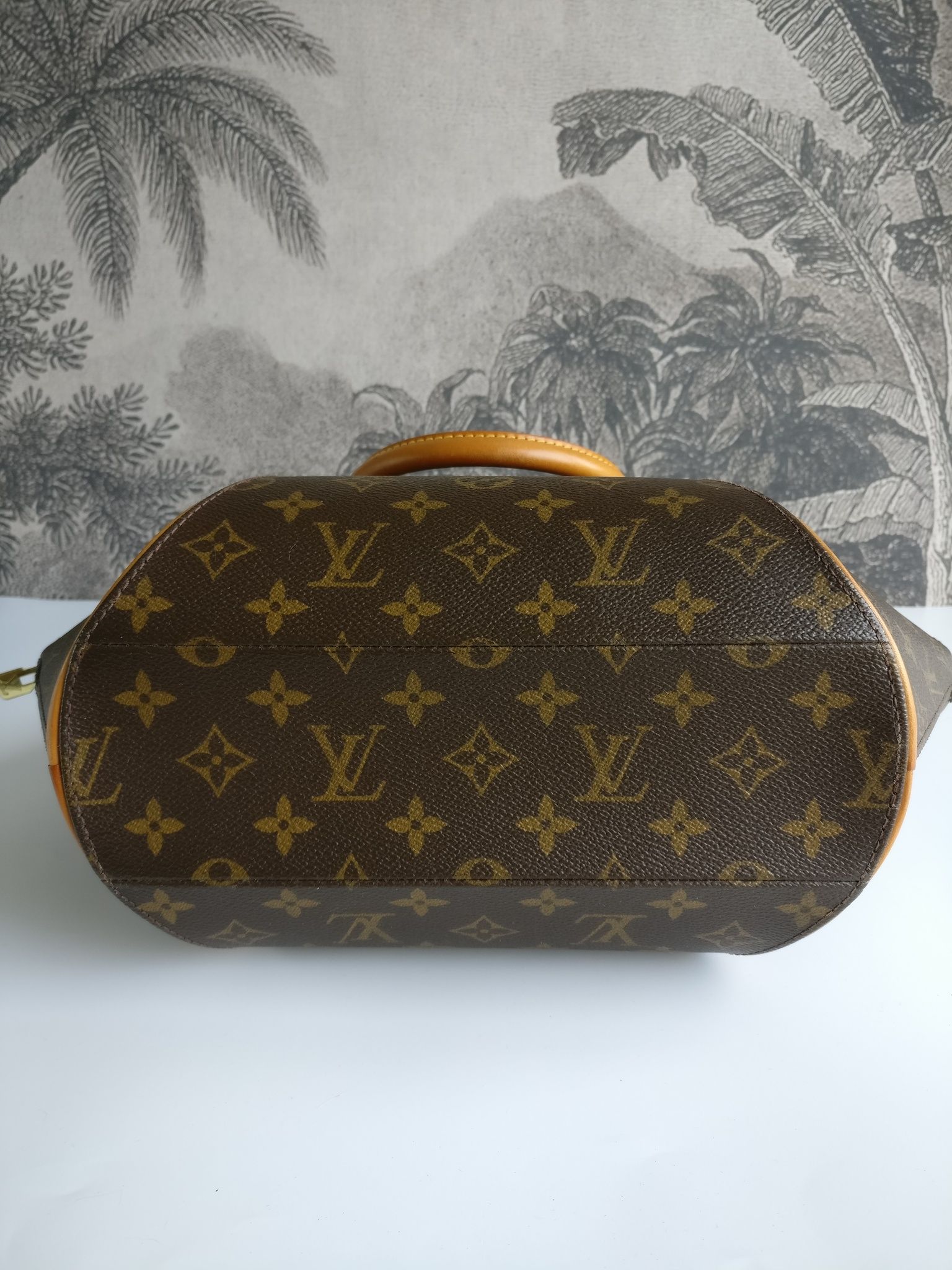 Louis Vuitton Ellipse MM