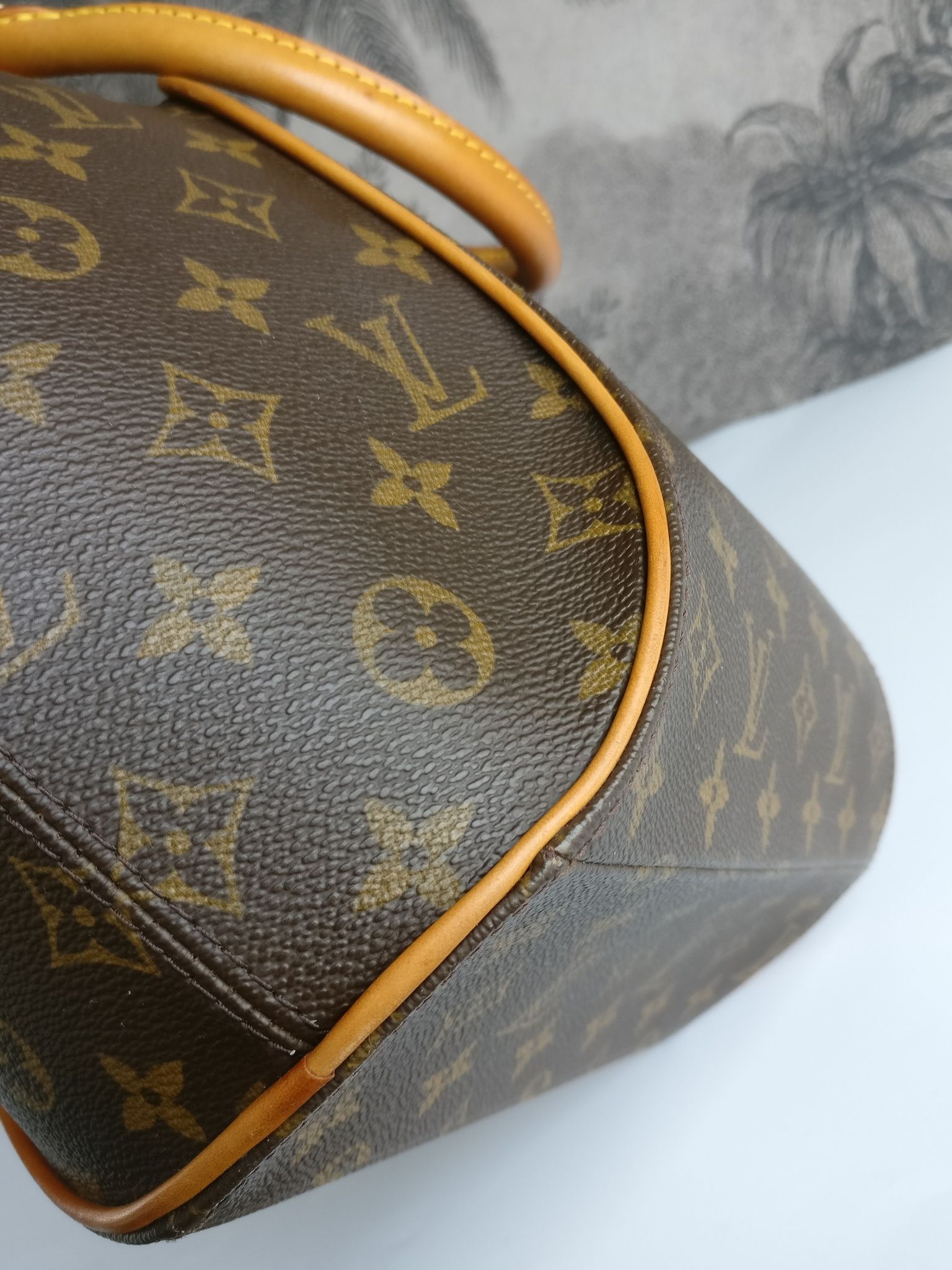 Louis Vuitton Ellipse MM