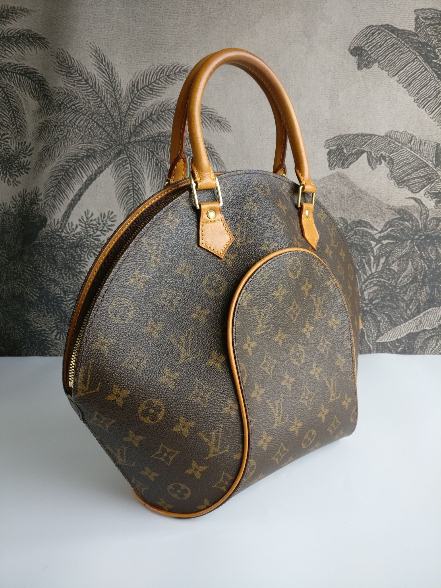 Louis Vuitton Ellipse MM