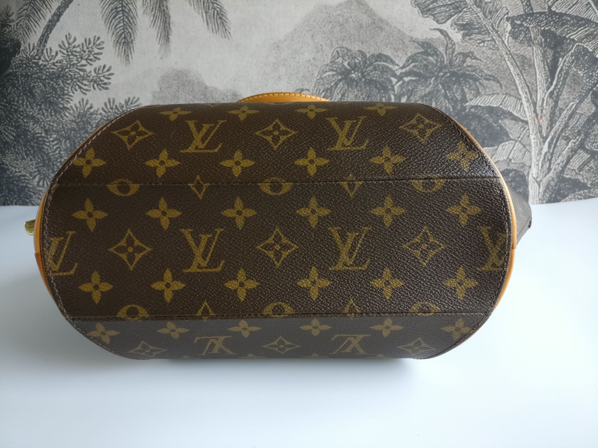 Louis Vuitton Ellipse MM