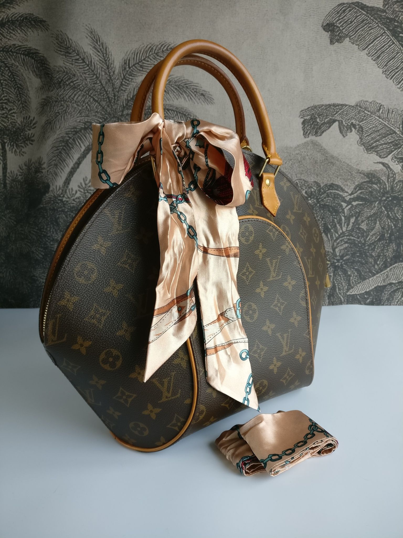 Louis Vuitton Ellipse MM