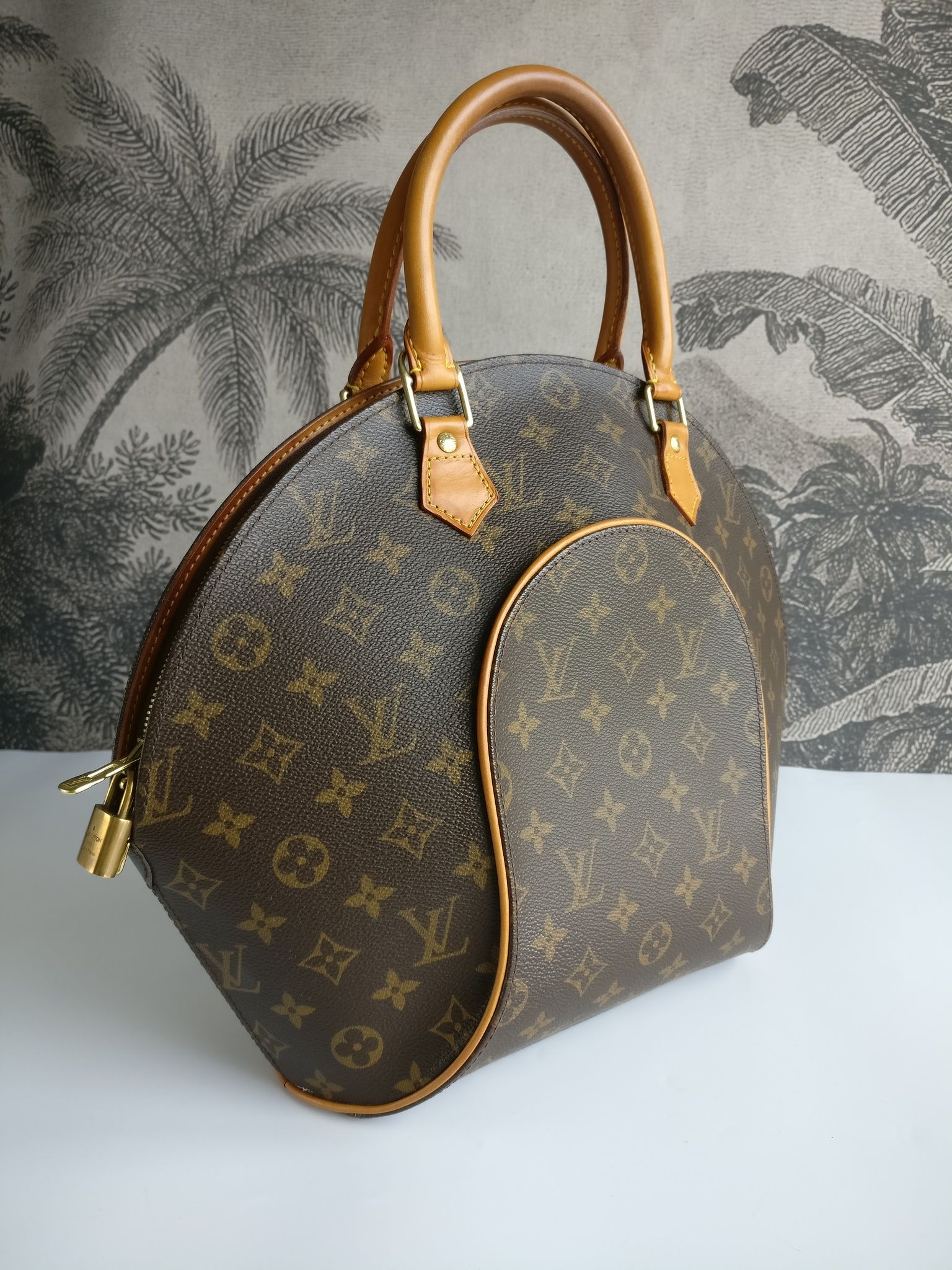 Louis Vuitton Ellipse MM