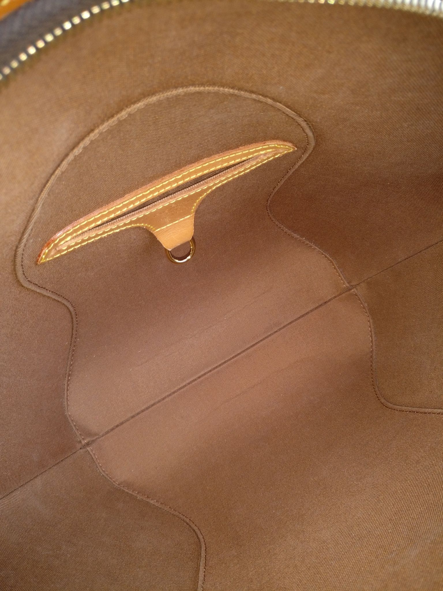 Louis Vuitton Ellipse MM
