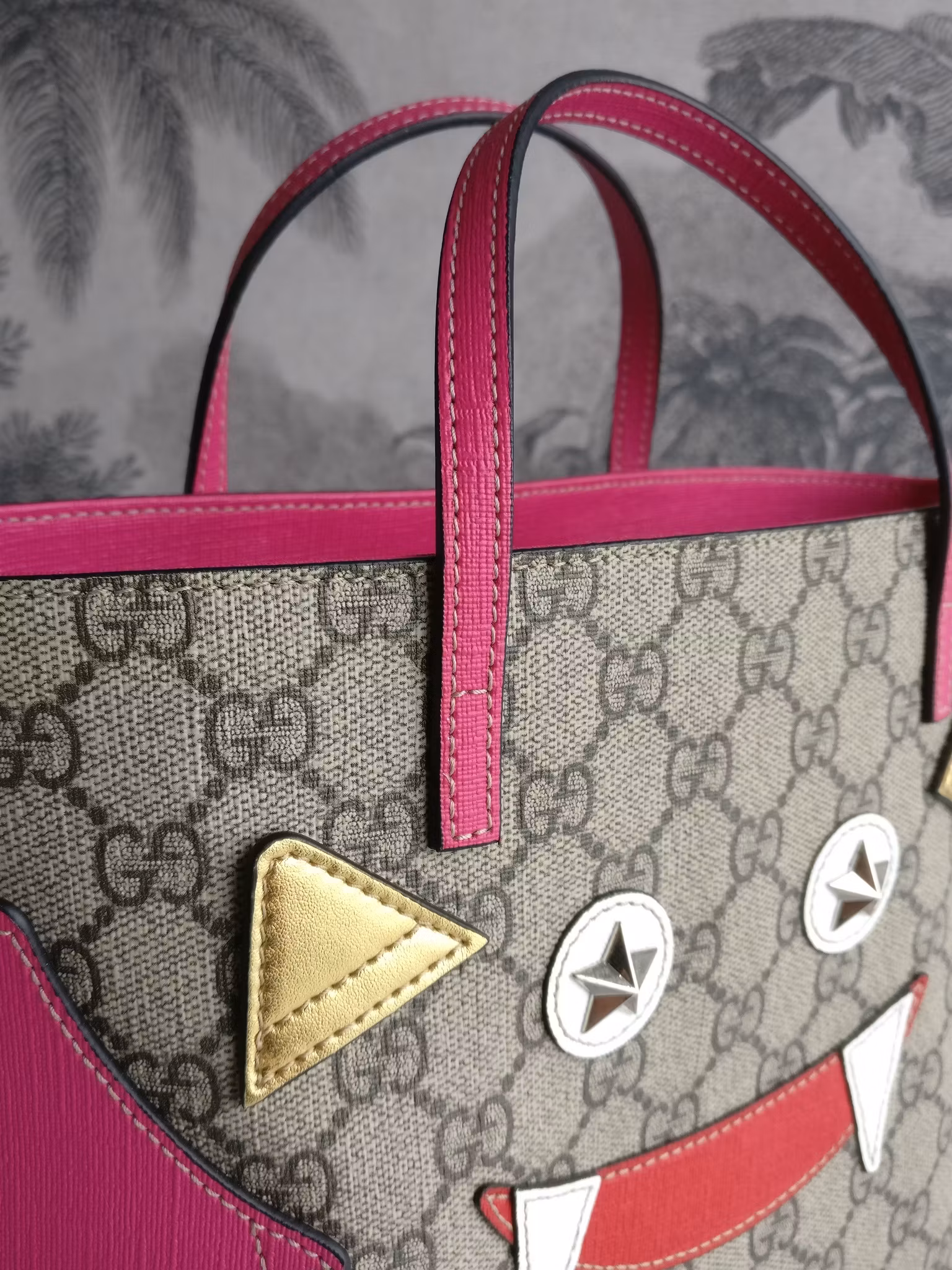 Gucci Bat Tote GG Supreme