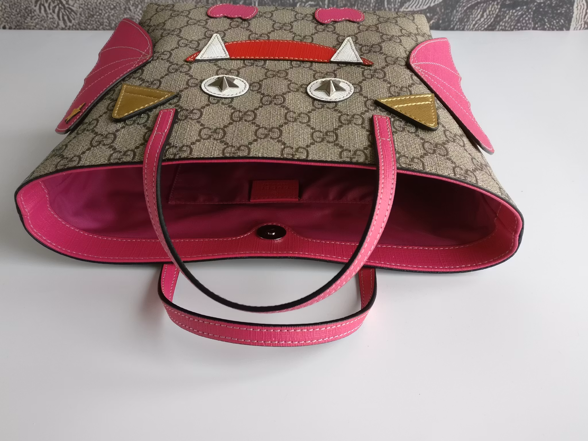 Gucci Bat Tote GG Supreme