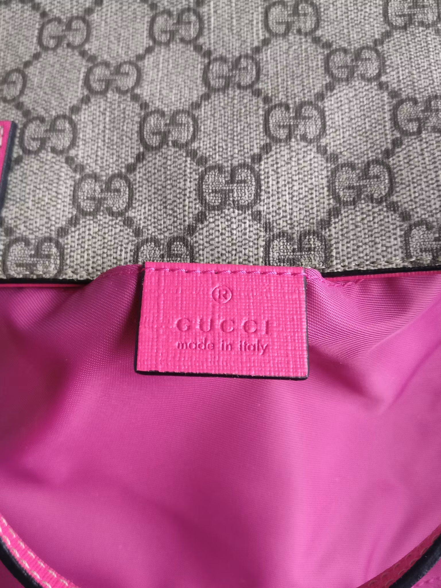 Gucci Bat Tote GG Supreme