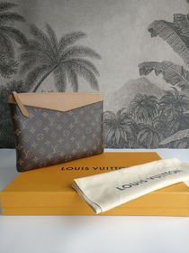 Louis Vuitton Daily Pouch