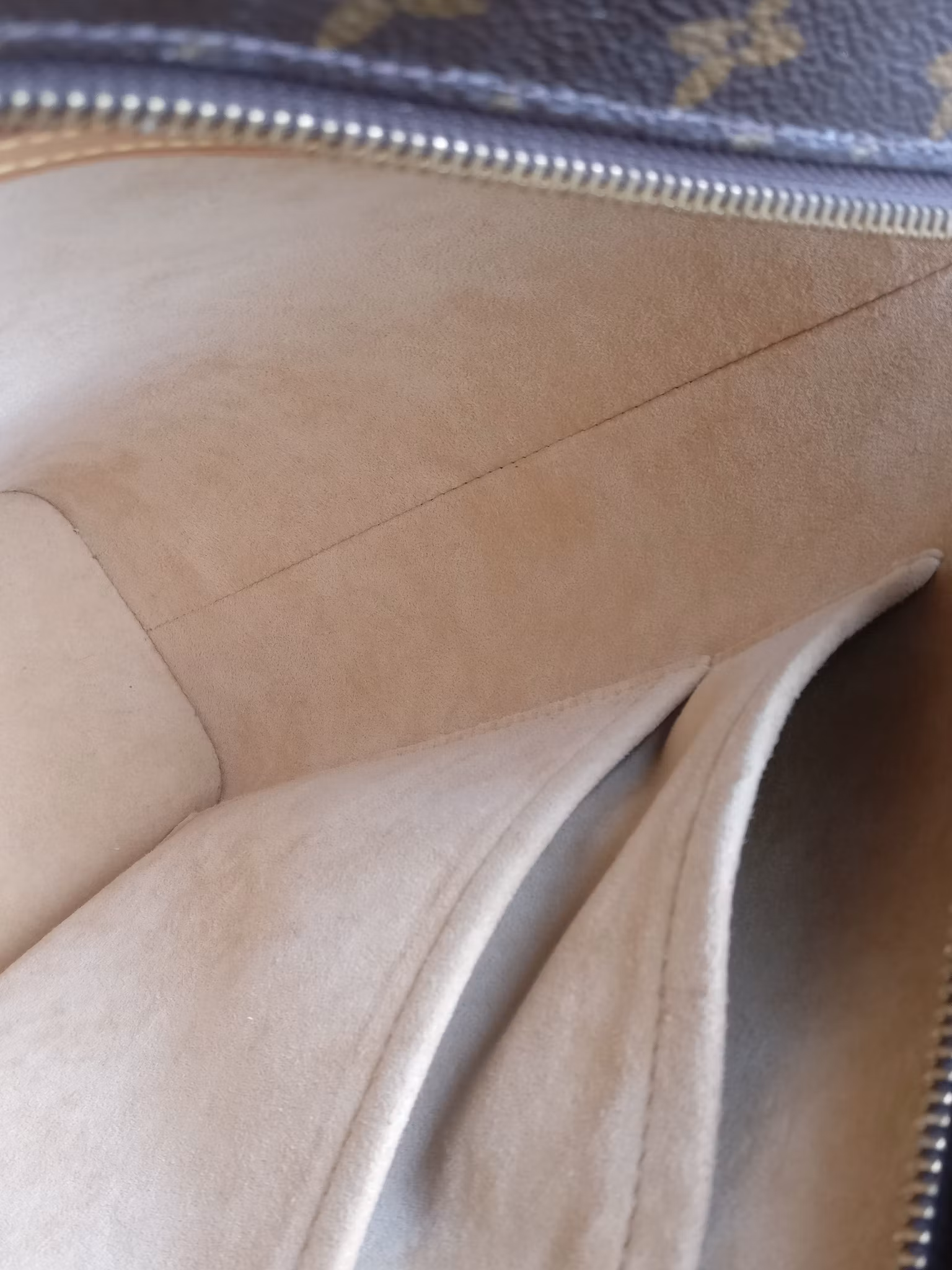 Louis Vuitton Luco shoulder bag