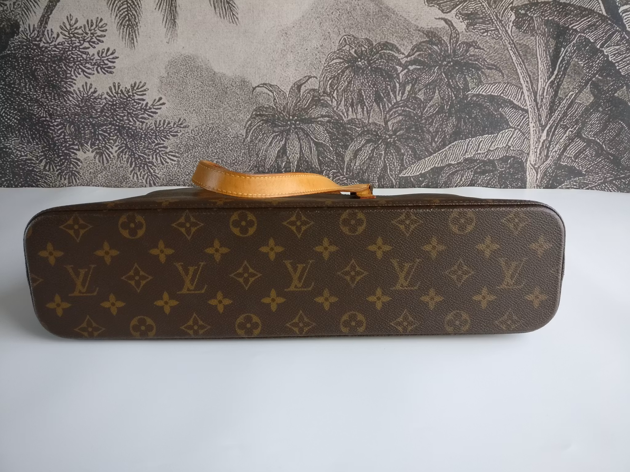 Louis Vuitton Luco shoulder bag