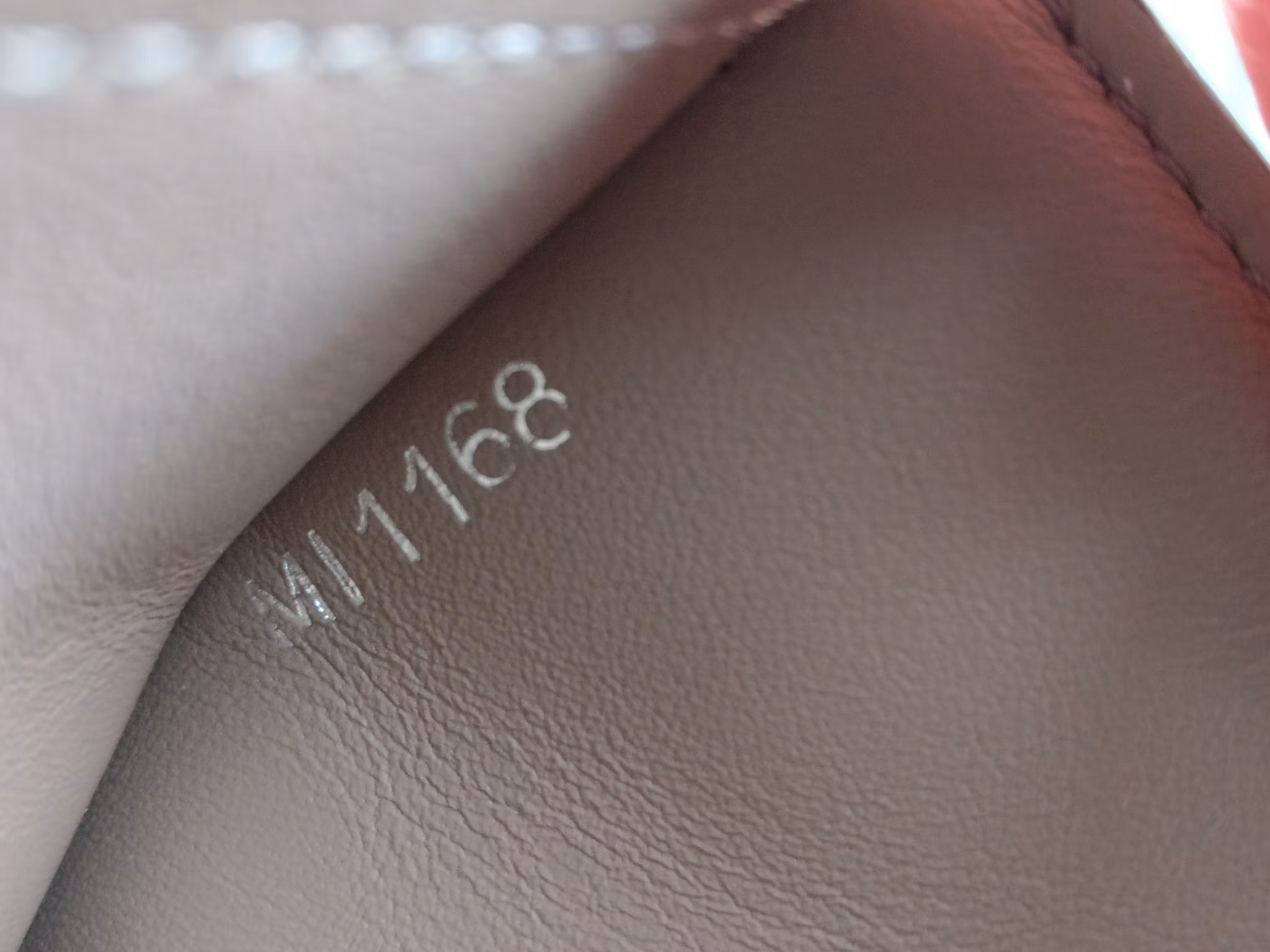 Louis Vuitton Capucines Compact Wallet magnolia