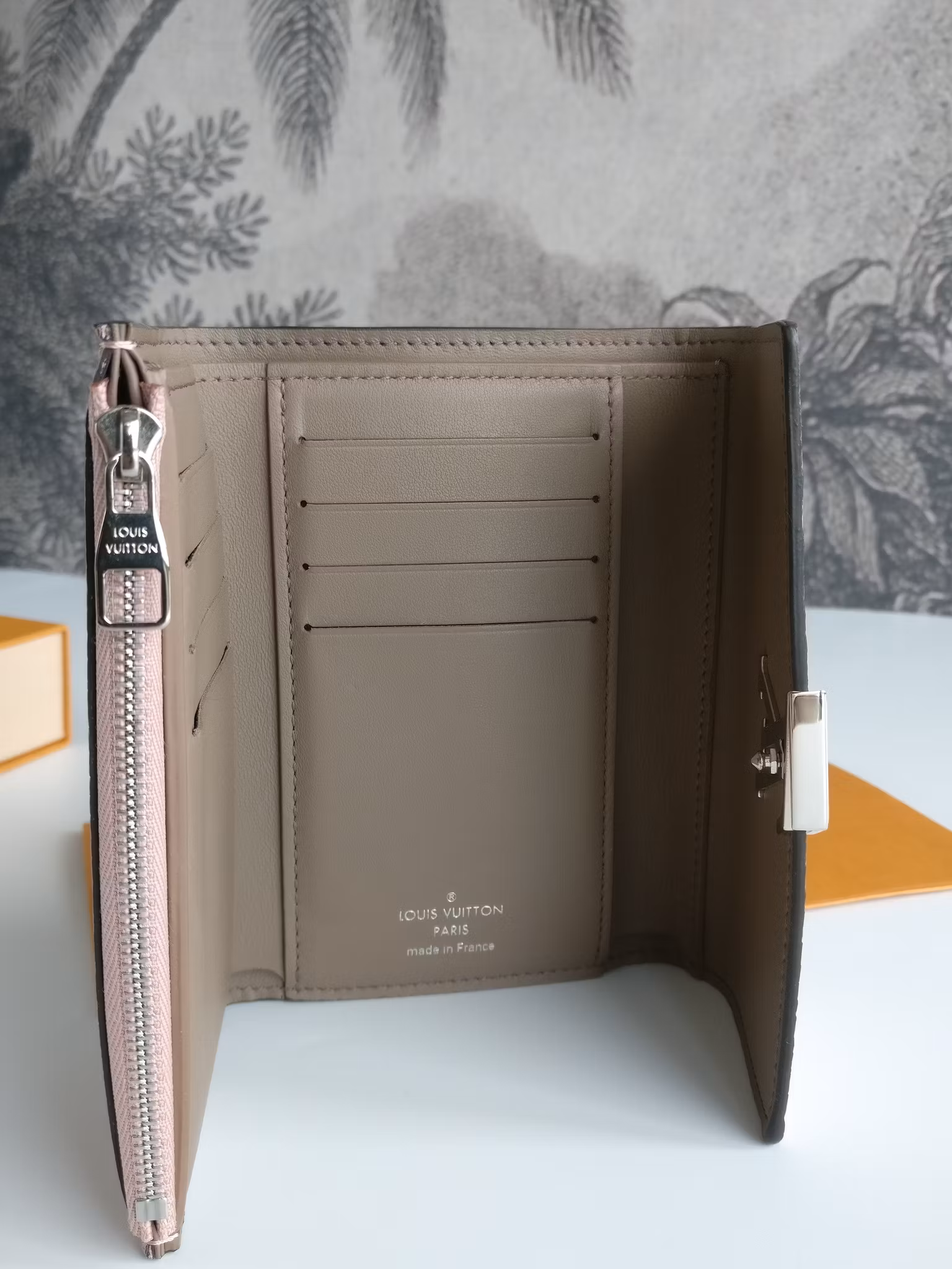 Louis Vuitton Capucines Compact Wallet magnolia