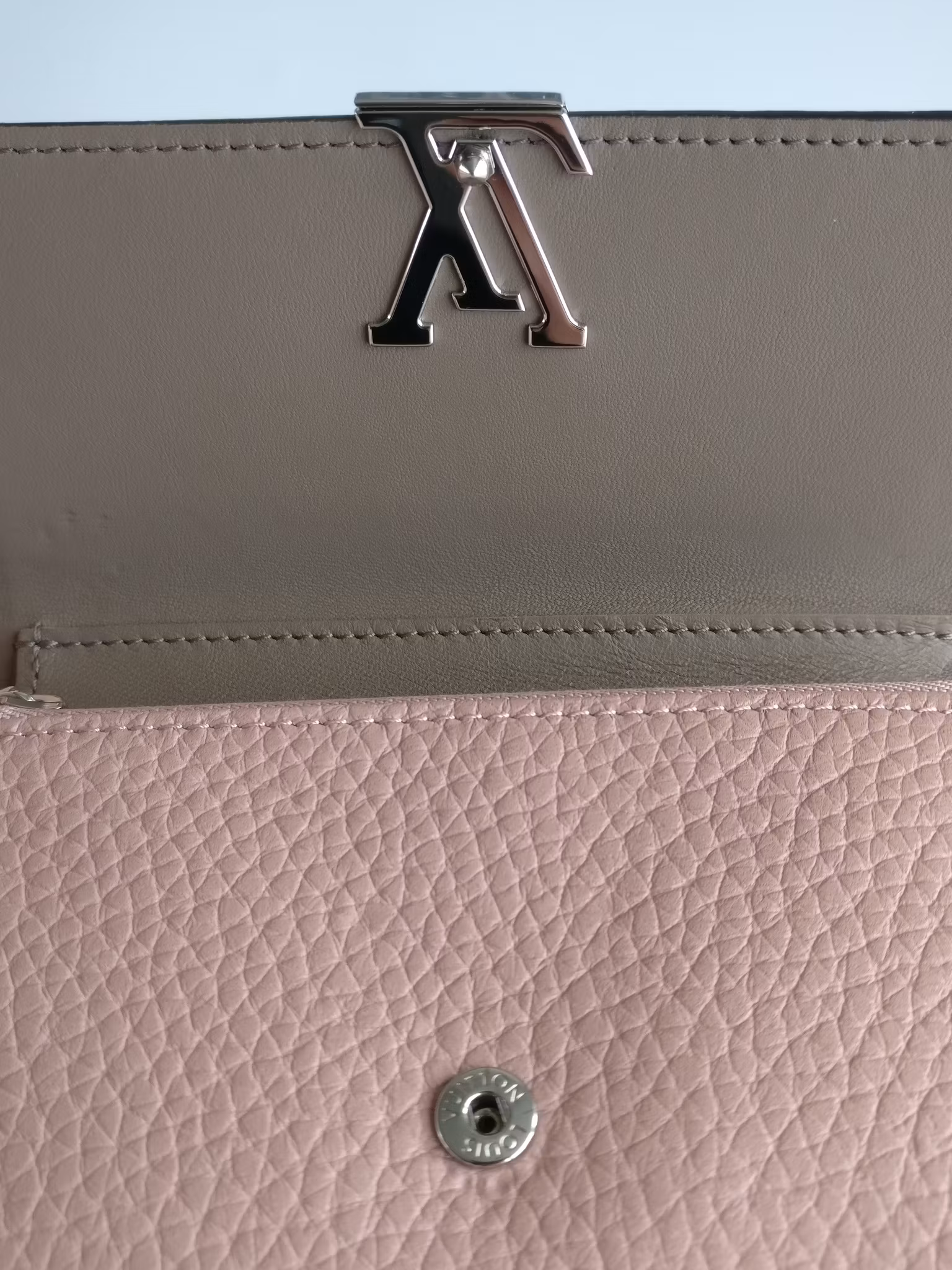 Louis Vuitton Capucines Compact Wallet magnolia
