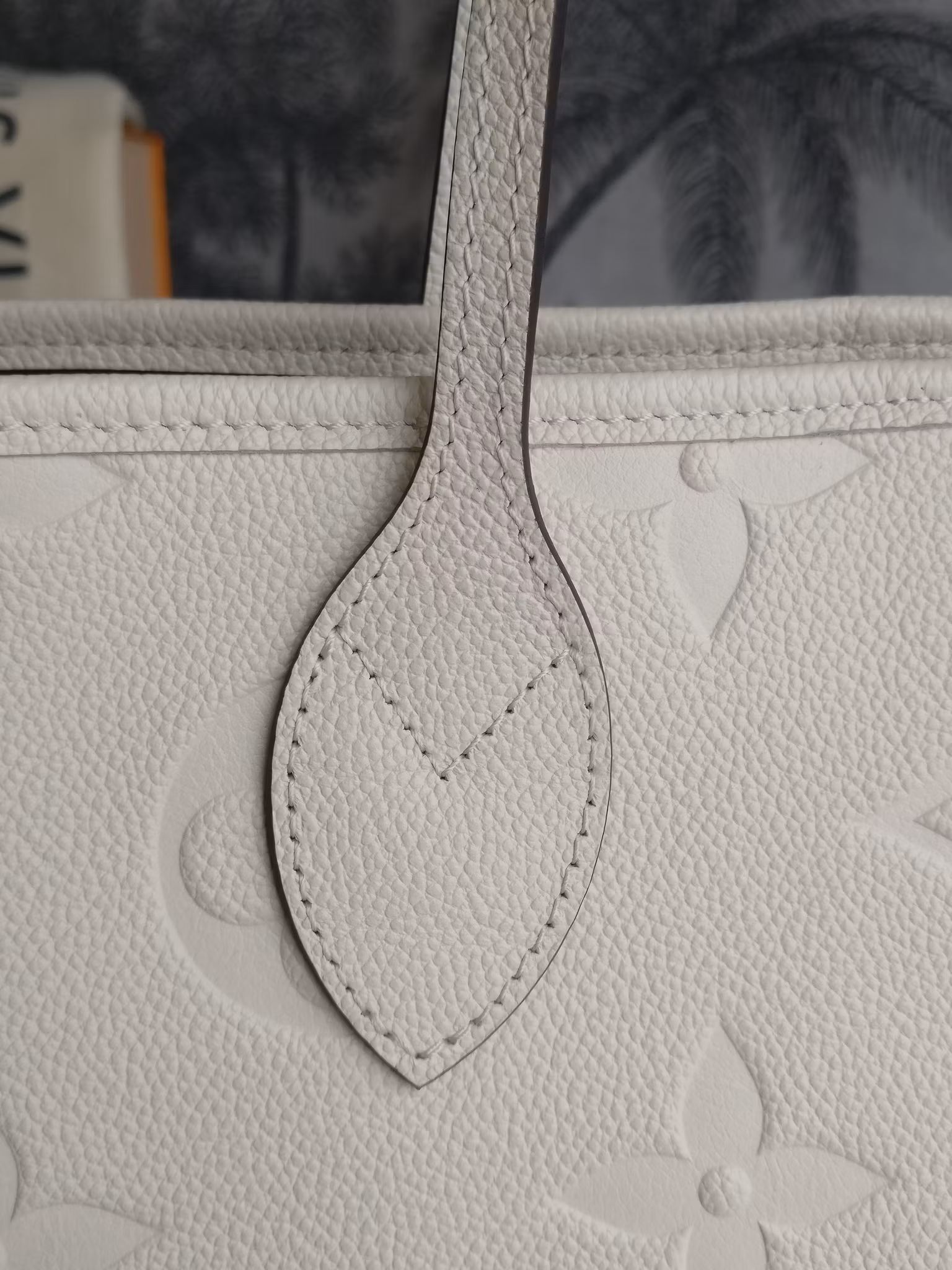 Louis Vuitton Neverfull MM empreinte crème