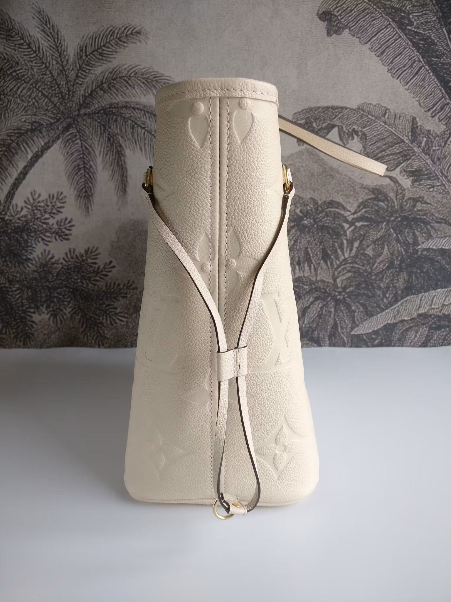 Louis Vuitton Neverfull MM empreinte crème