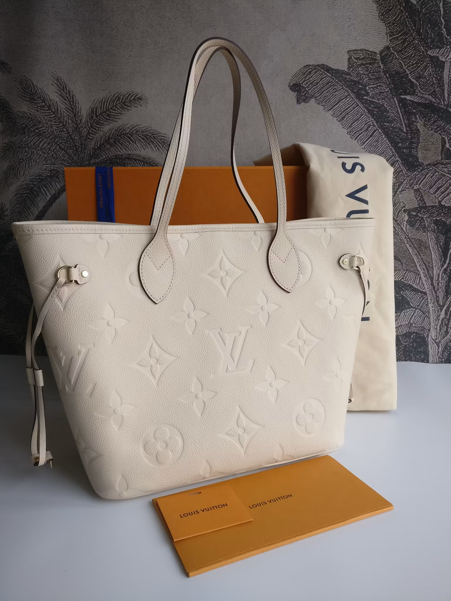 Louis Vuitton Neverfull MM empreinte crème