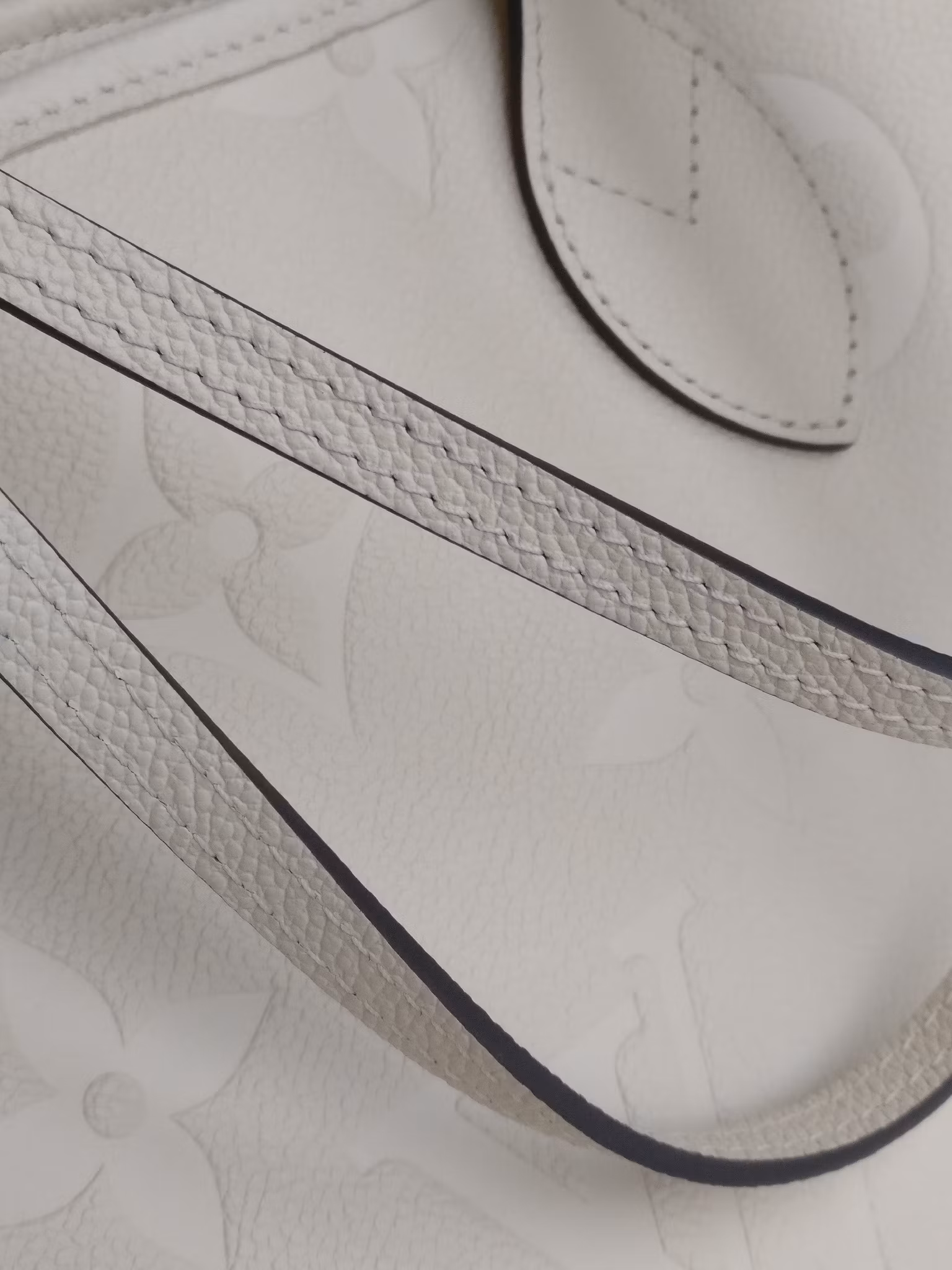 Louis Vuitton Neverfull MM empreinte crème