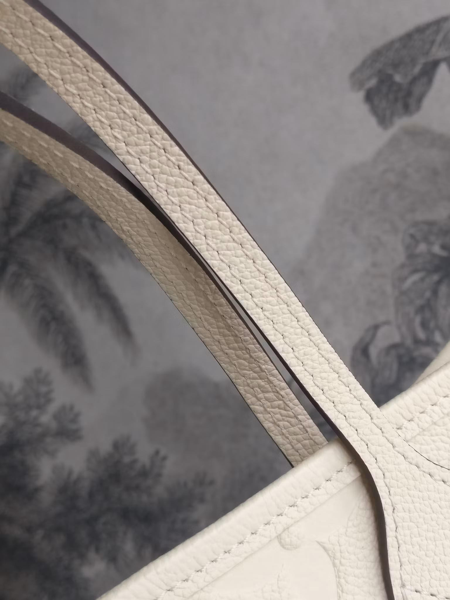 Louis Vuitton Neverfull MM empreinte crème