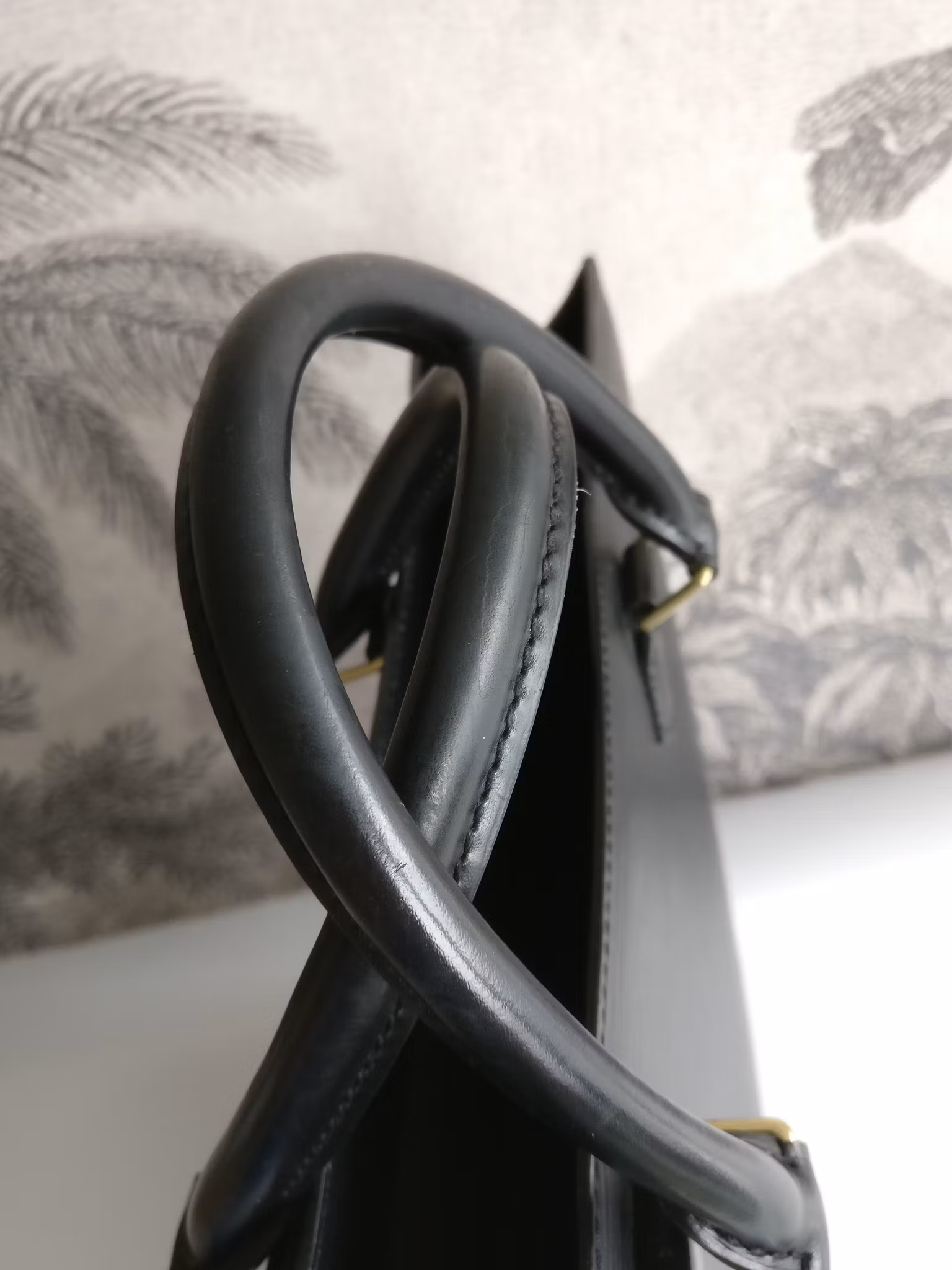 Louis Vuitton Sac Plat black epi