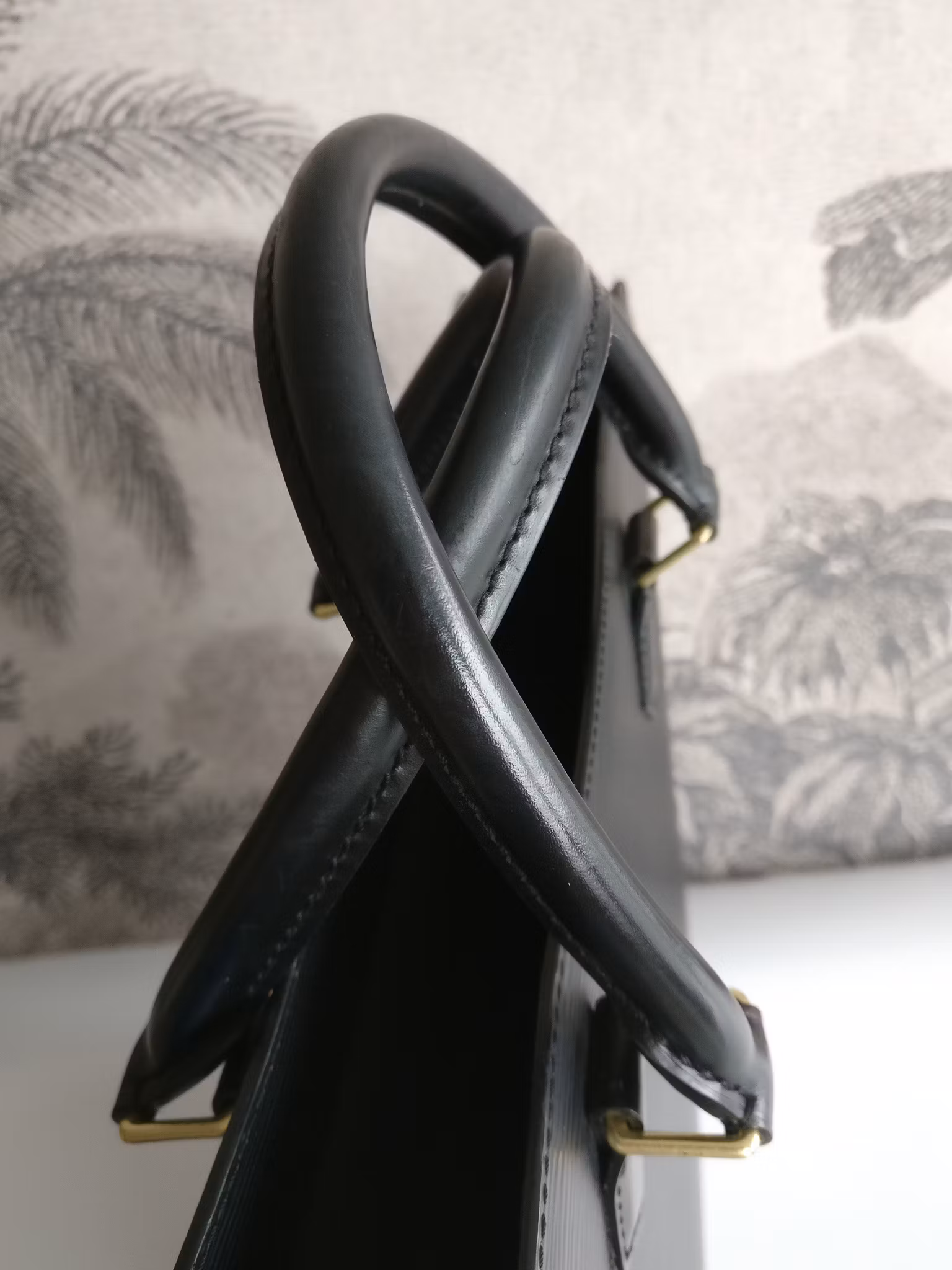 Louis Vuitton Sac Plat black epi