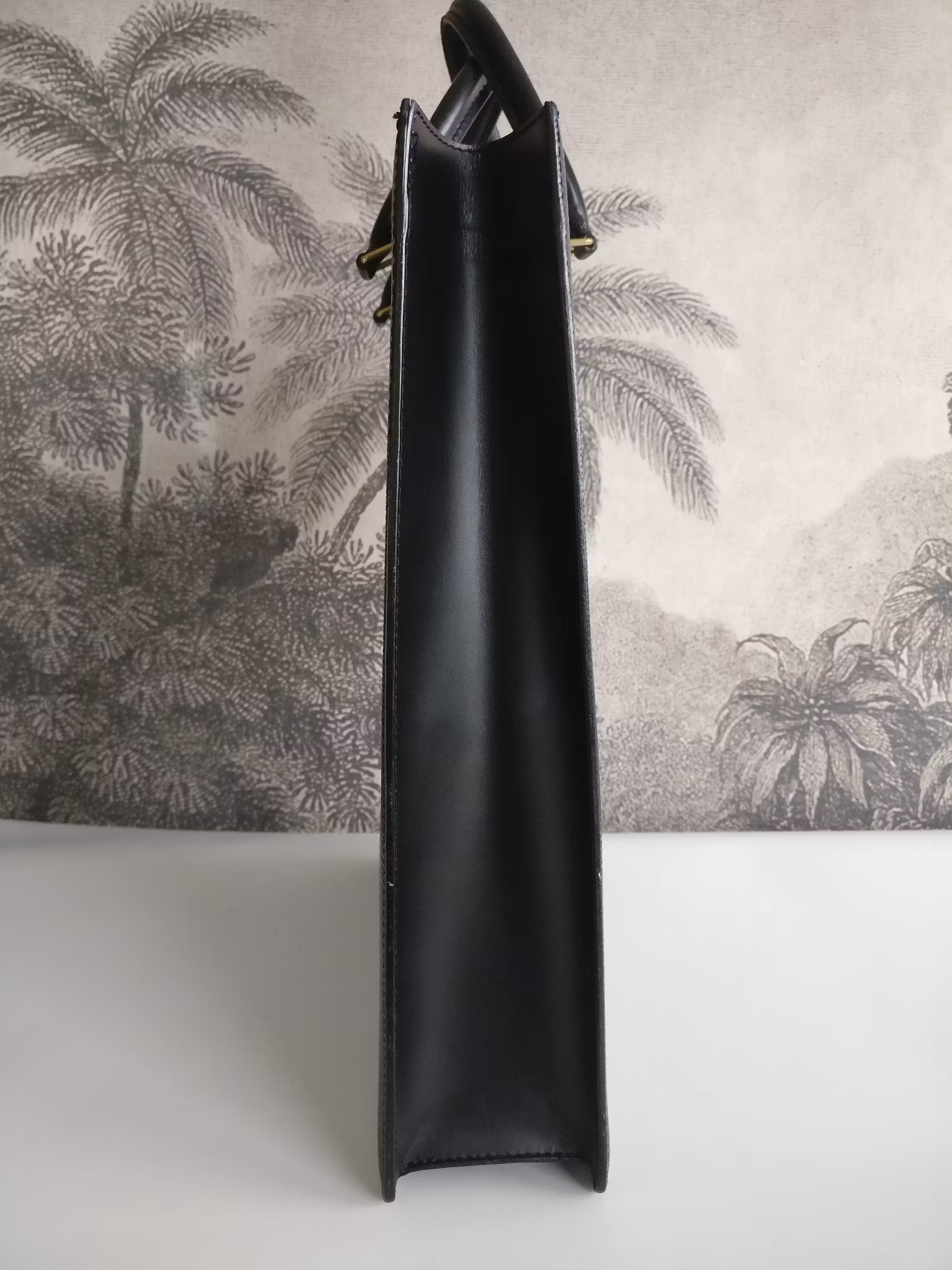 Louis Vuitton Sac Plat black epi