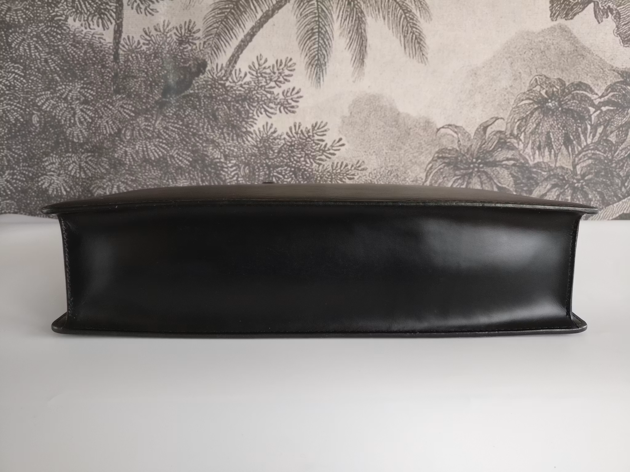 Louis Vuitton Sac Plat black epi