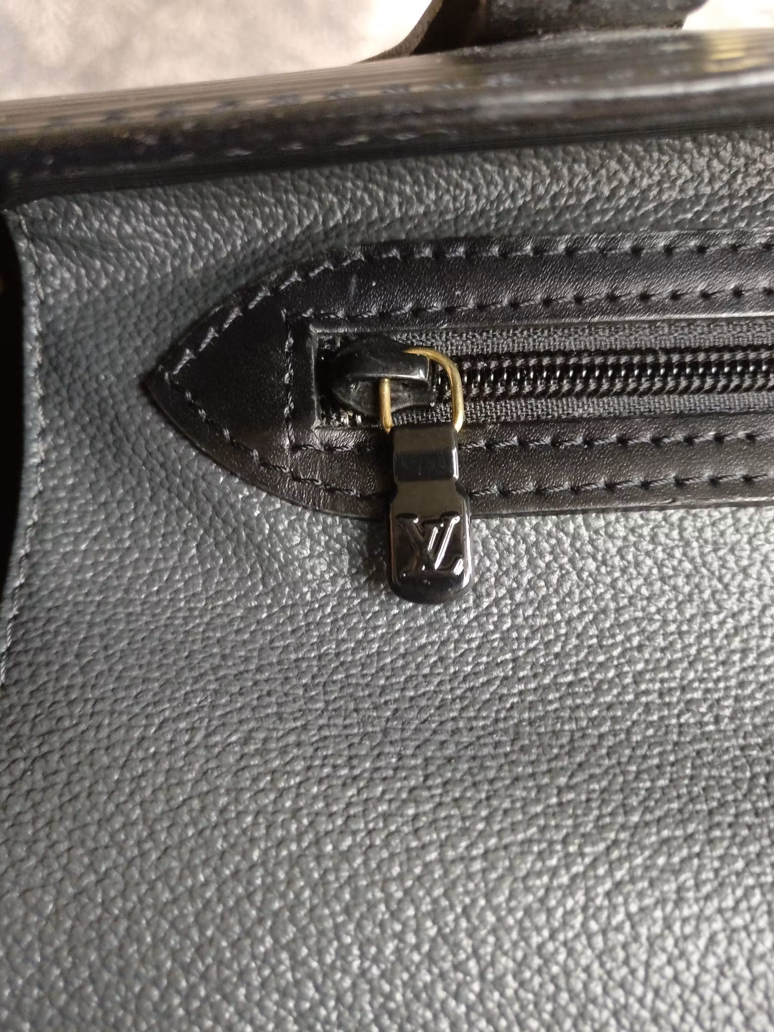 Louis Vuitton Sac Plat black epi