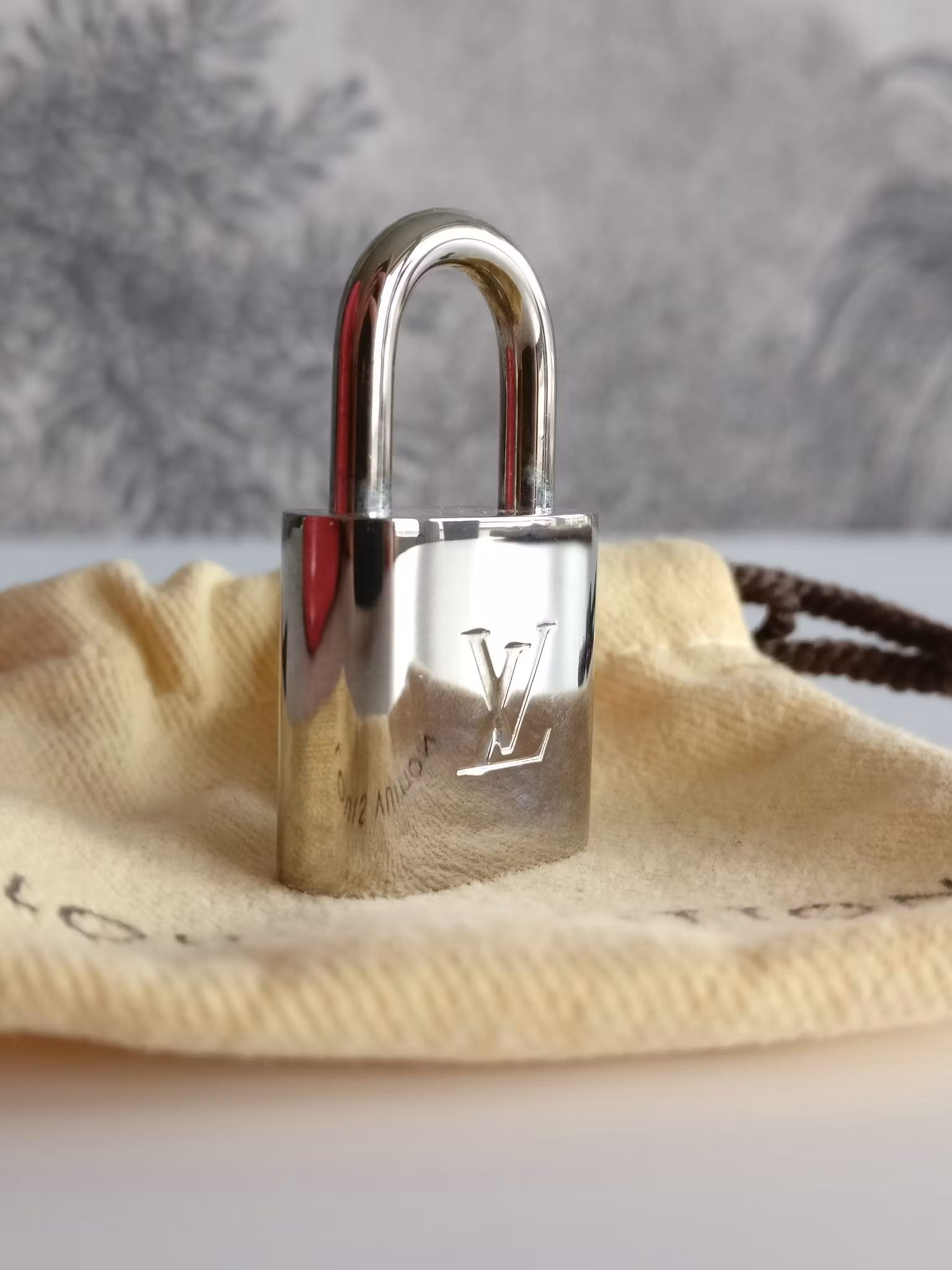 Louis Vuitton Alma BB epi