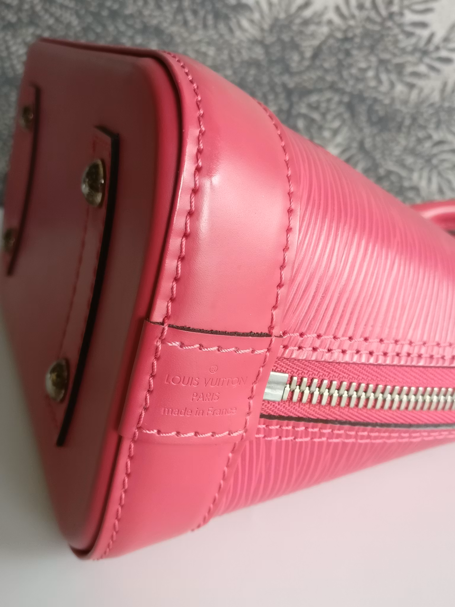 Louis Vuitton Alma BB epi
