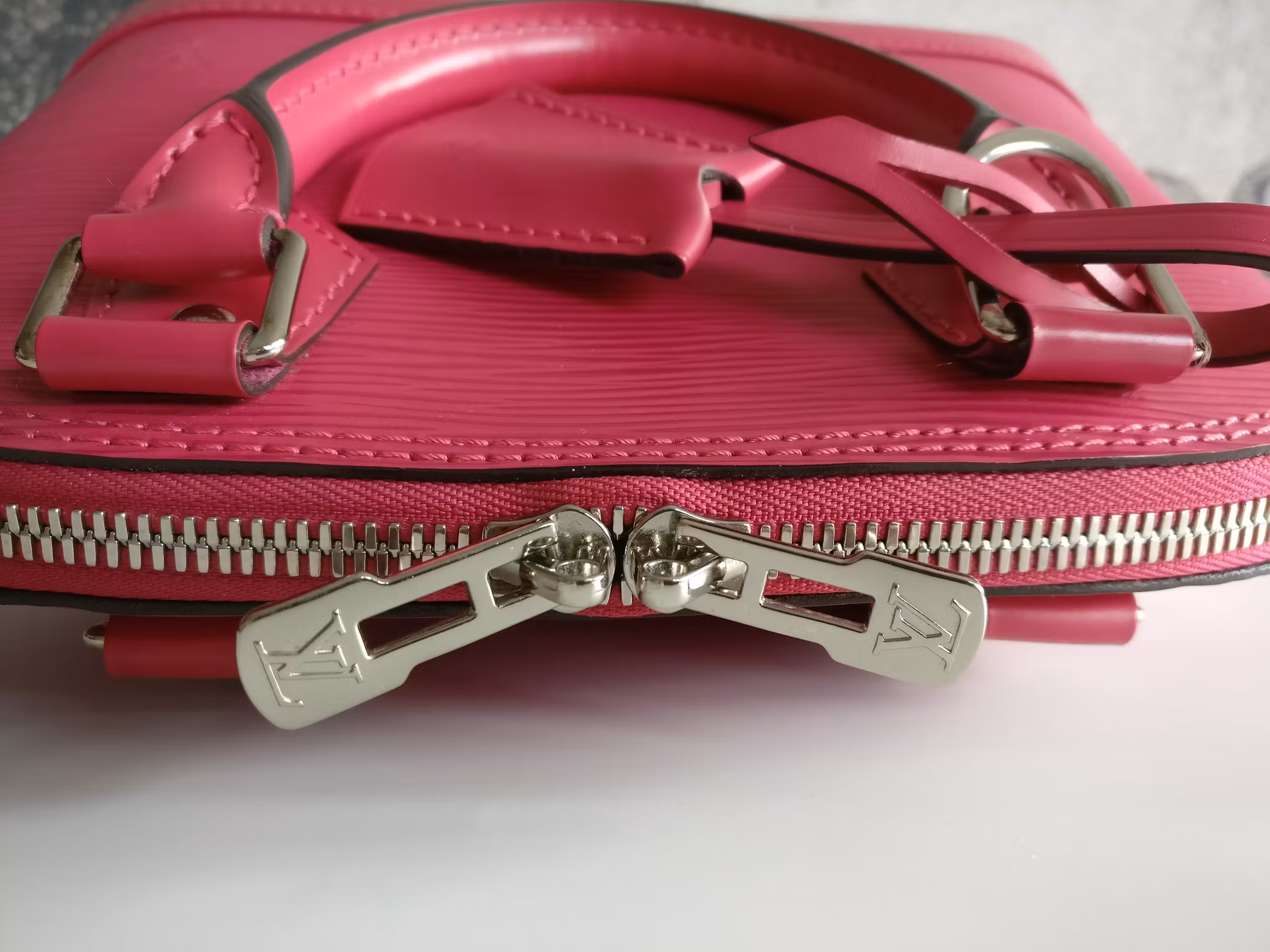 Louis Vuitton Alma BB epi