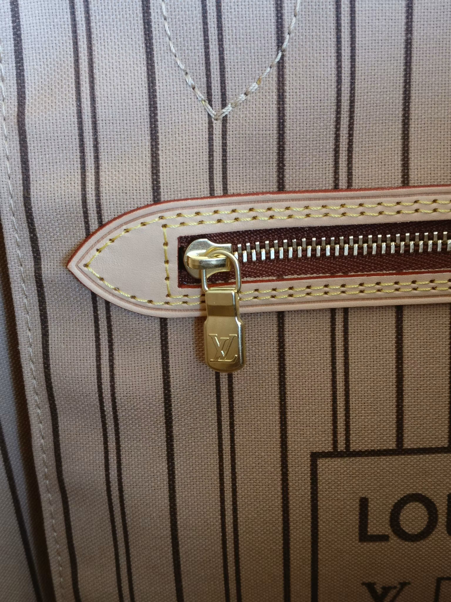 Louis Vuitton Neverfull MM