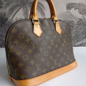 Louis Vuitton Alma PM