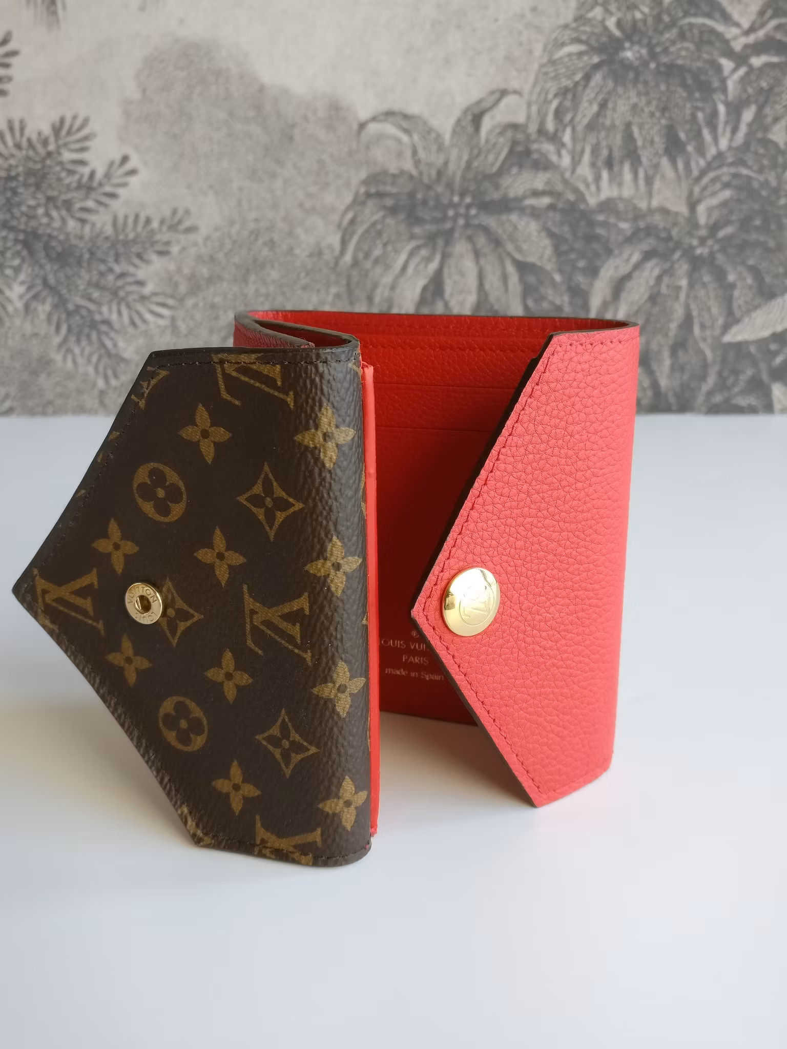 Louis Vuitton Double V compact wallet Rubion