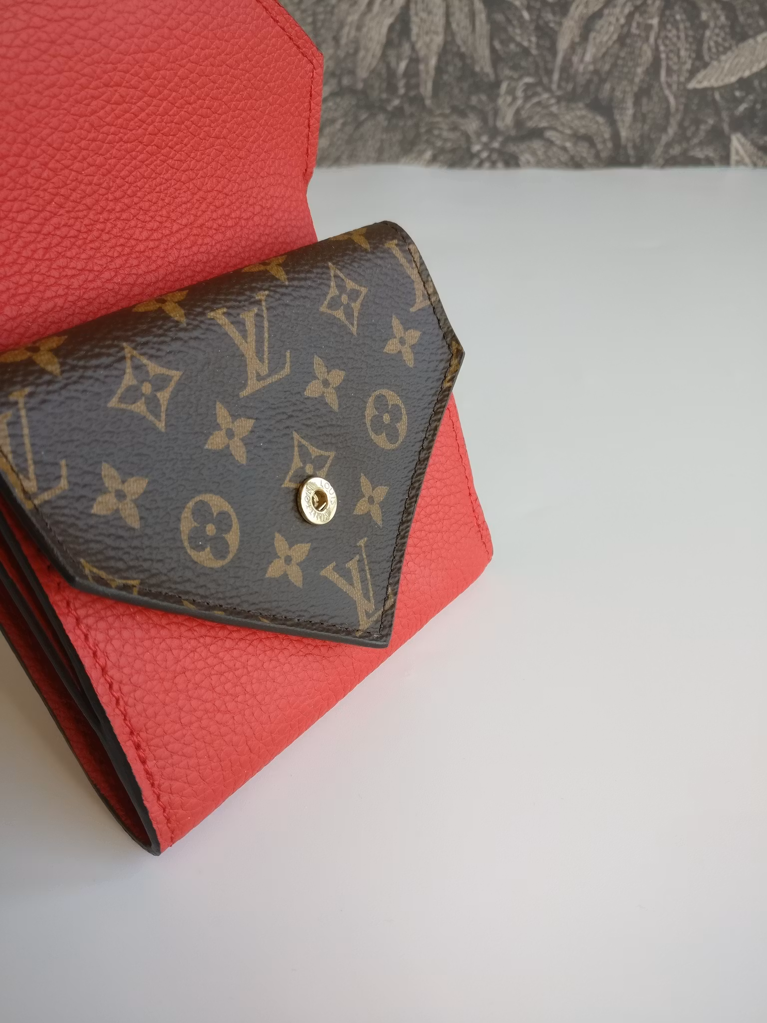 Louis Vuitton Double V compact wallet Rubion