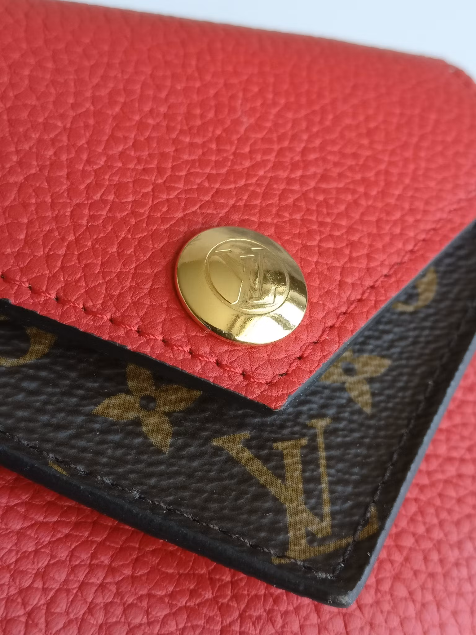 Louis Vuitton Double V compact wallet Rubion