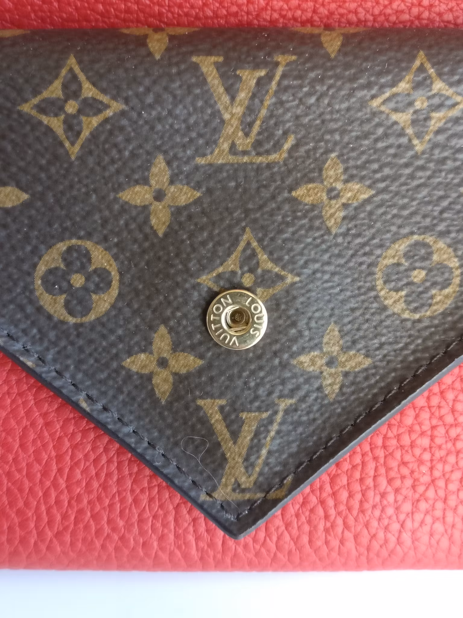 Louis Vuitton Double V compact wallet Rubion
